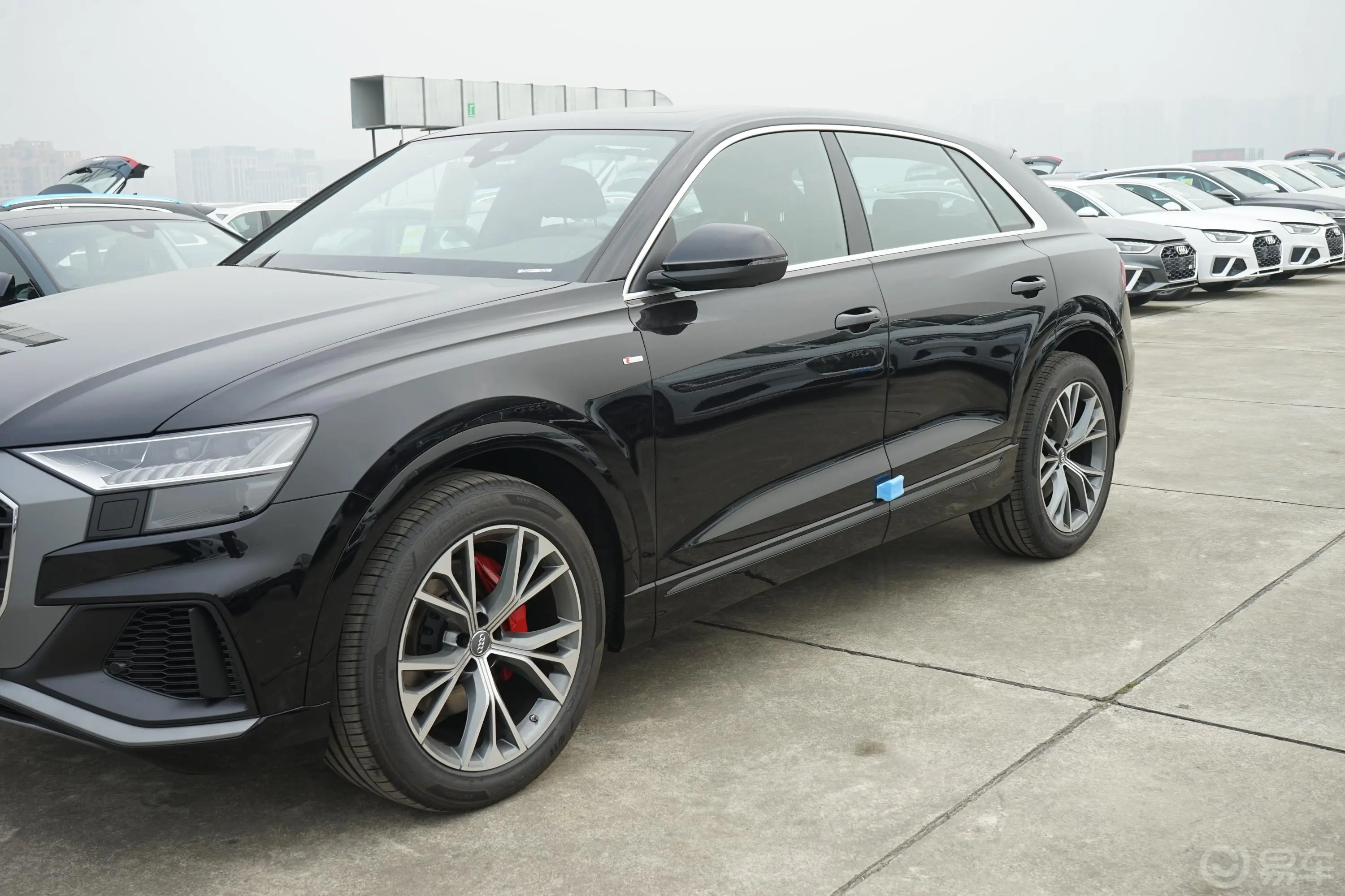 奥迪Q855 TFSI quattro 臻选动感型外观