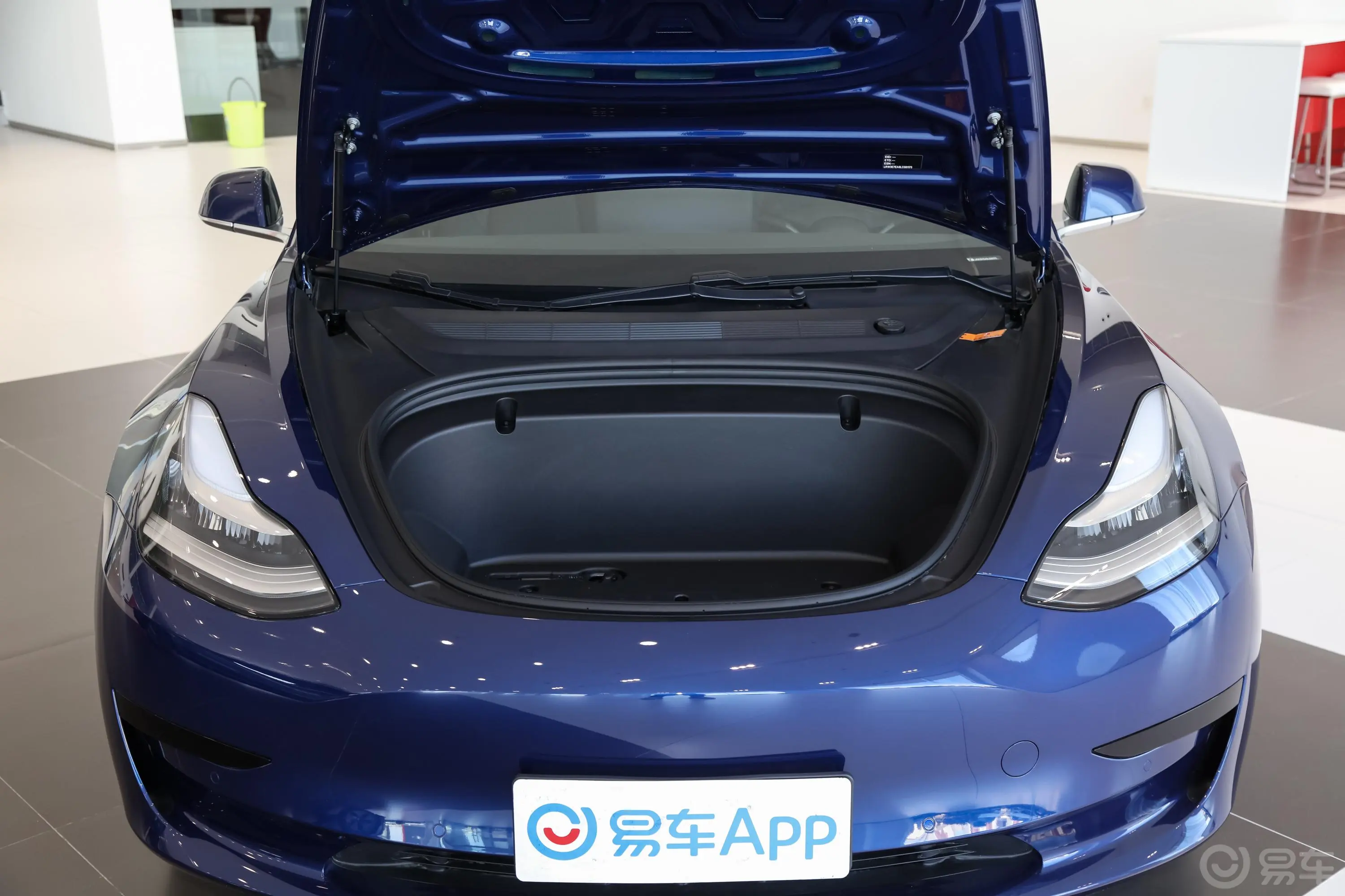 Model 3改款 标准续航后轮驱动升级版发动机舱整体