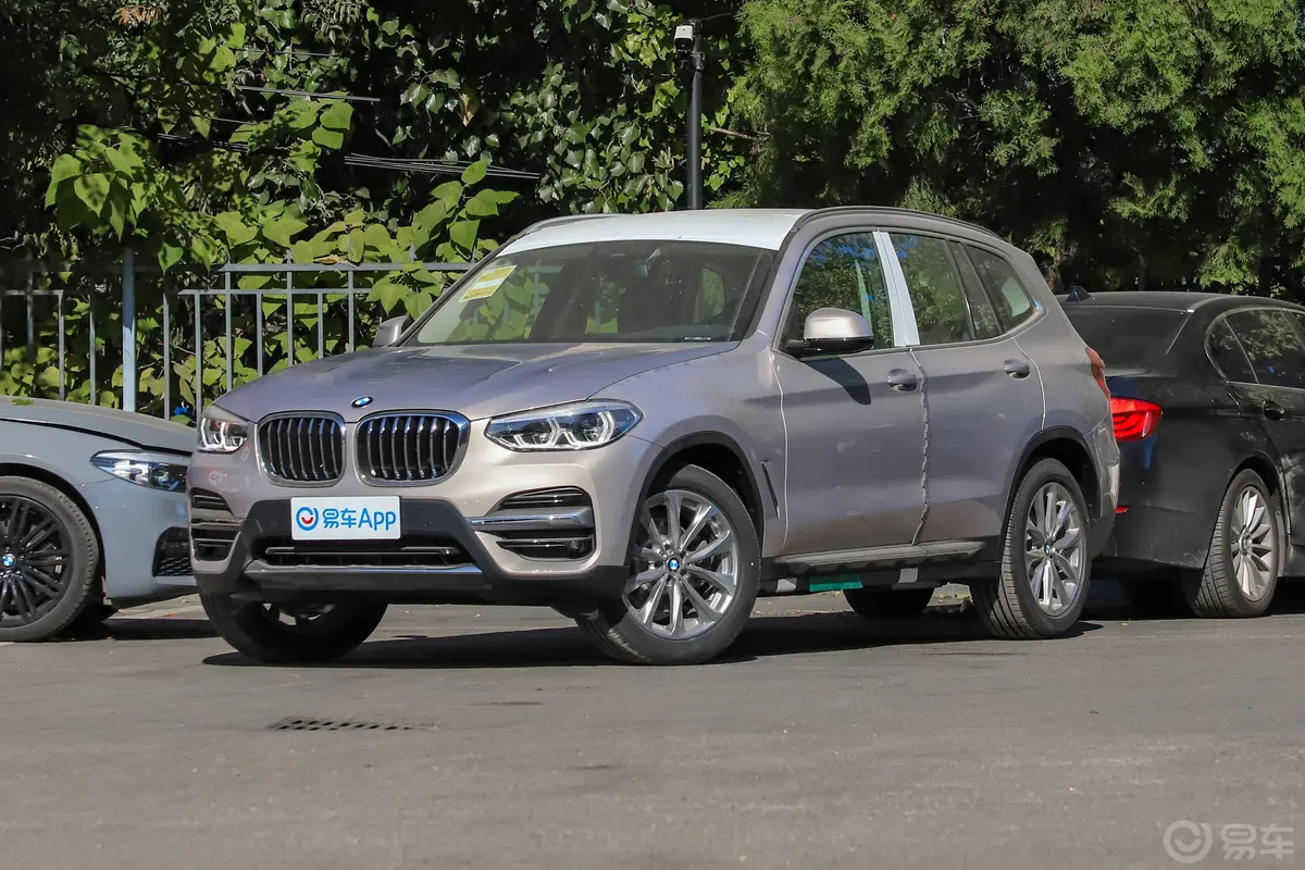 宝马X3xDrive 25i 豪华套装外观