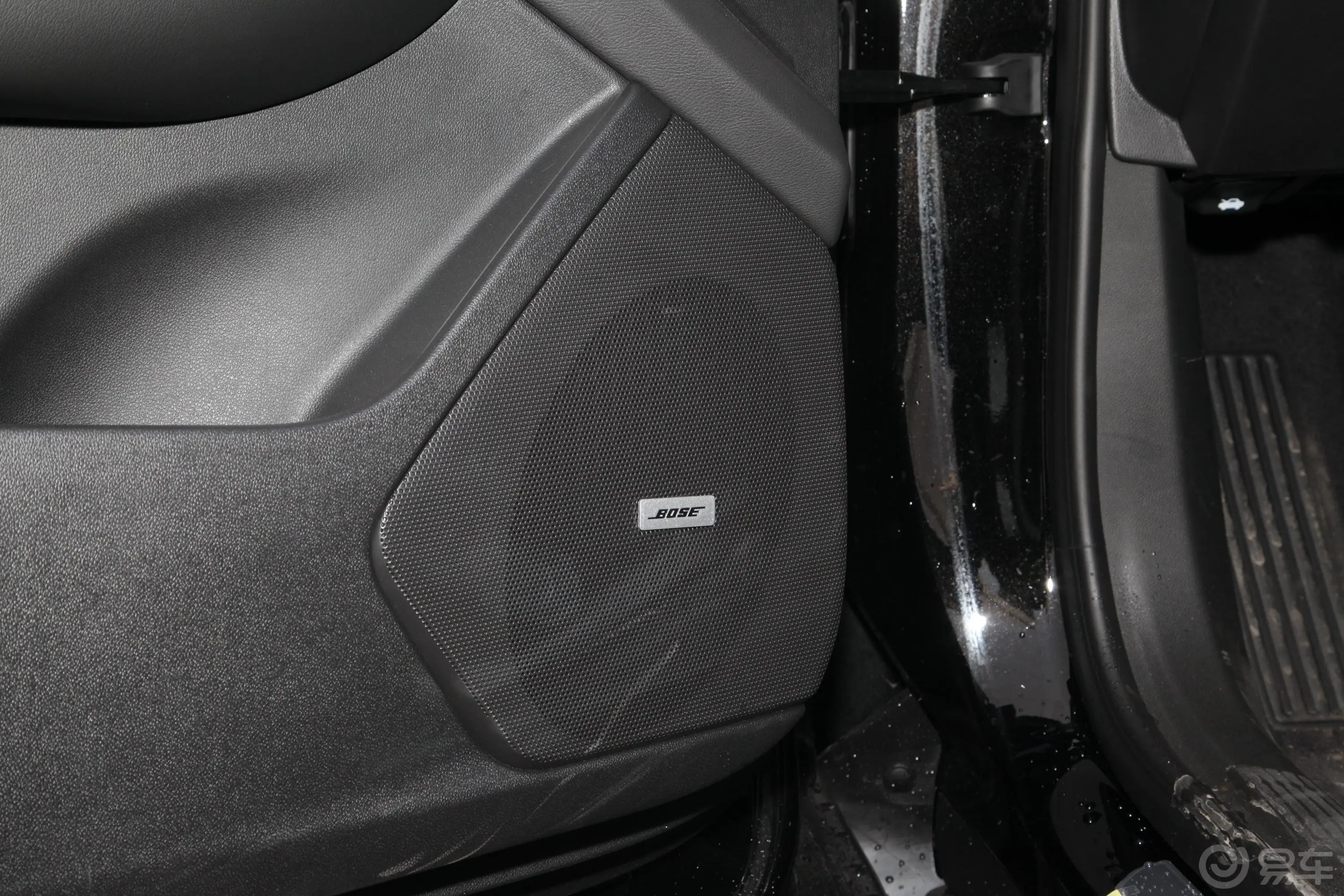 凯迪拉克XT628T 两驱 豪华运动型-至享安全版 6座音响和品牌