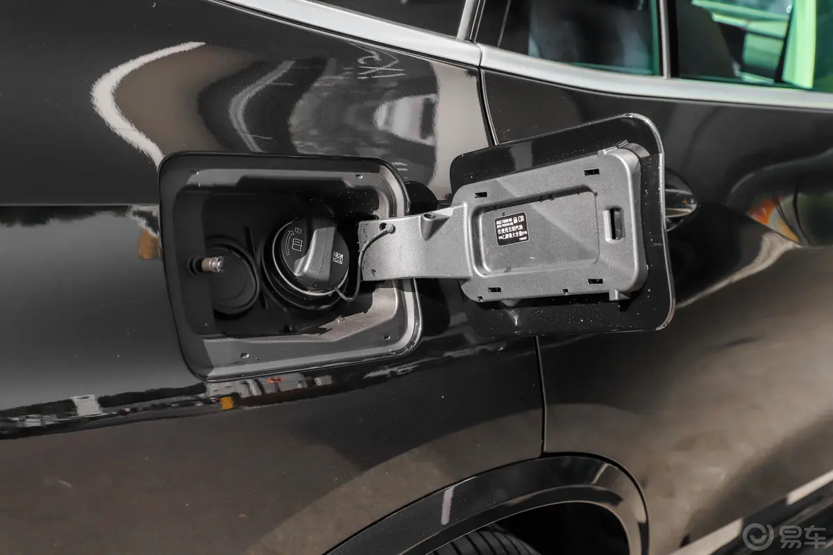 宝马X5(进口)xDrive30i M运动套装油箱盖
