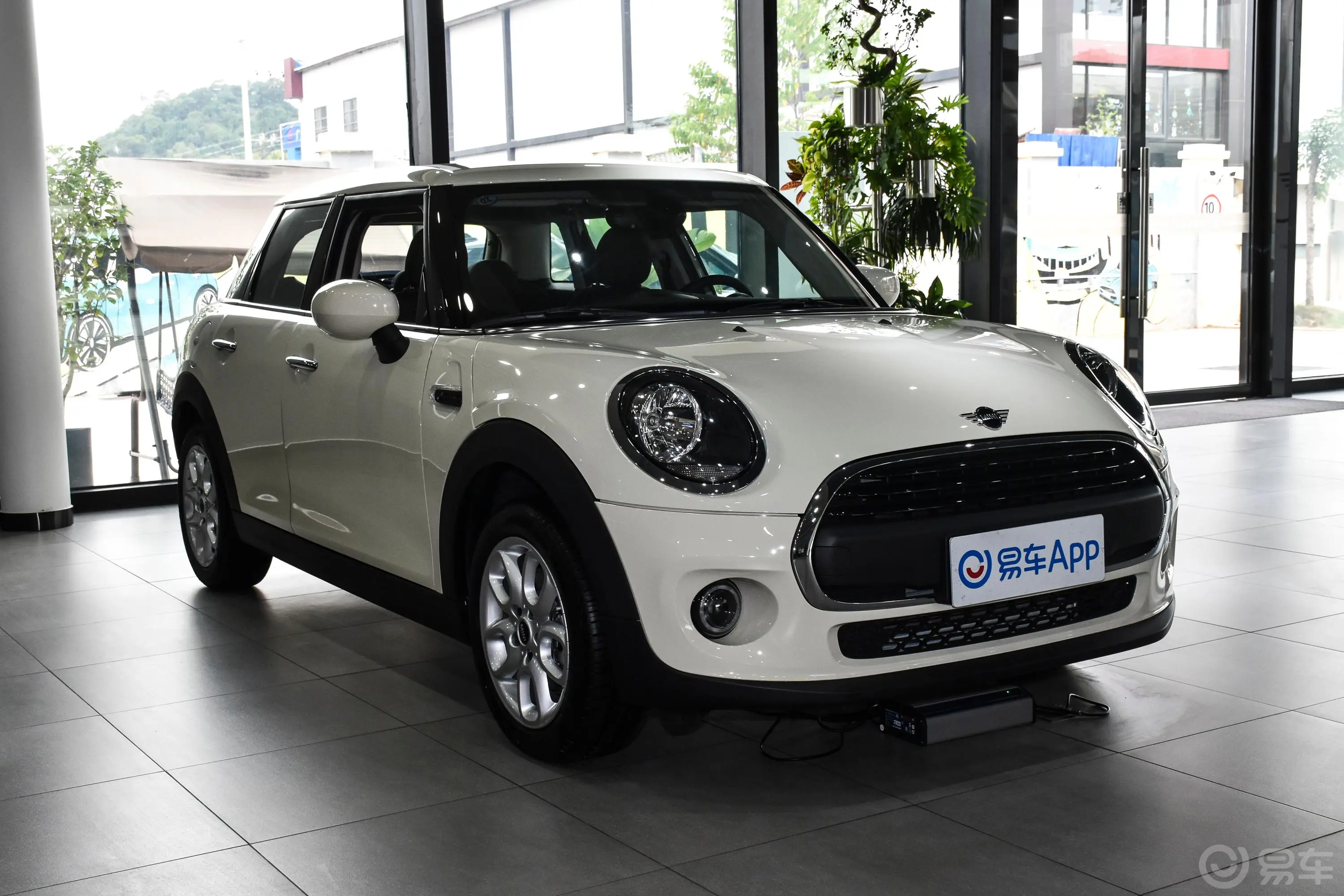 MINI1.5T ONE 五门版侧前45度车头向右水平