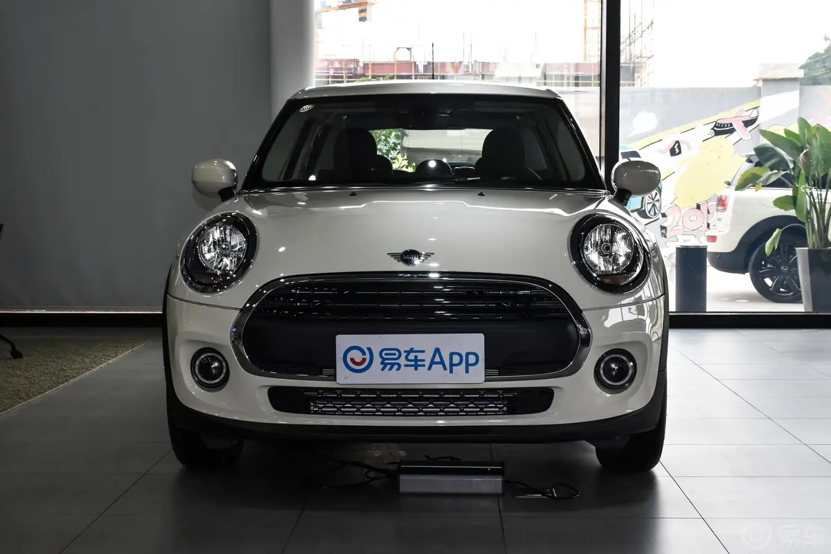 MINI1.5T ONE 五门版正前水平