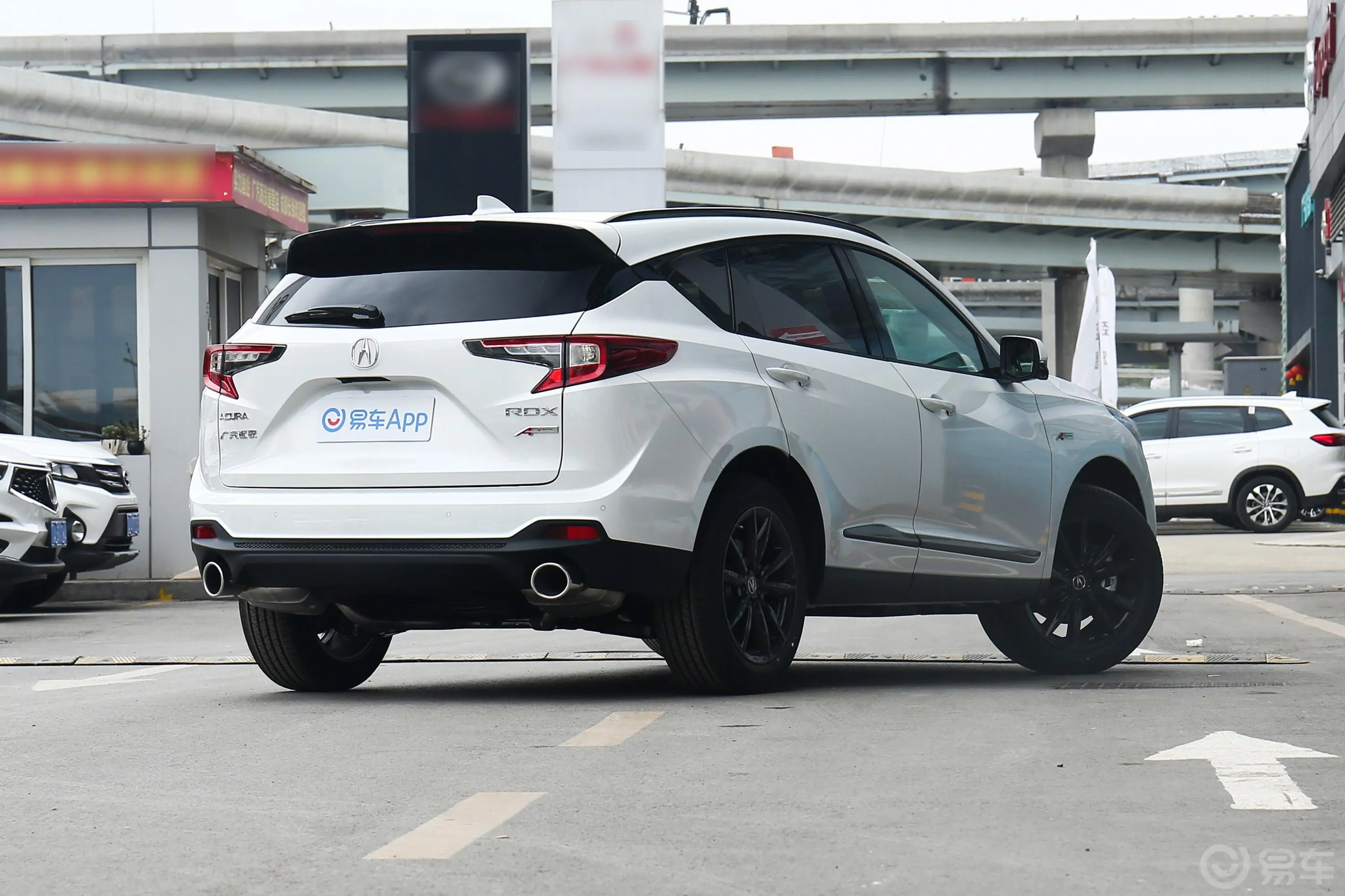 讴歌RDX2.0T 两驱 尊享·A-Spec运动款侧后45度车头向右水平