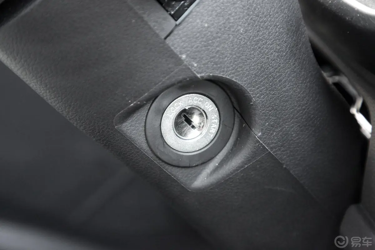 祥菱MM1 国六汽油 1.6L 手动挡 2750轴距 单排后双胎载货车钥匙孔或一键启动按键