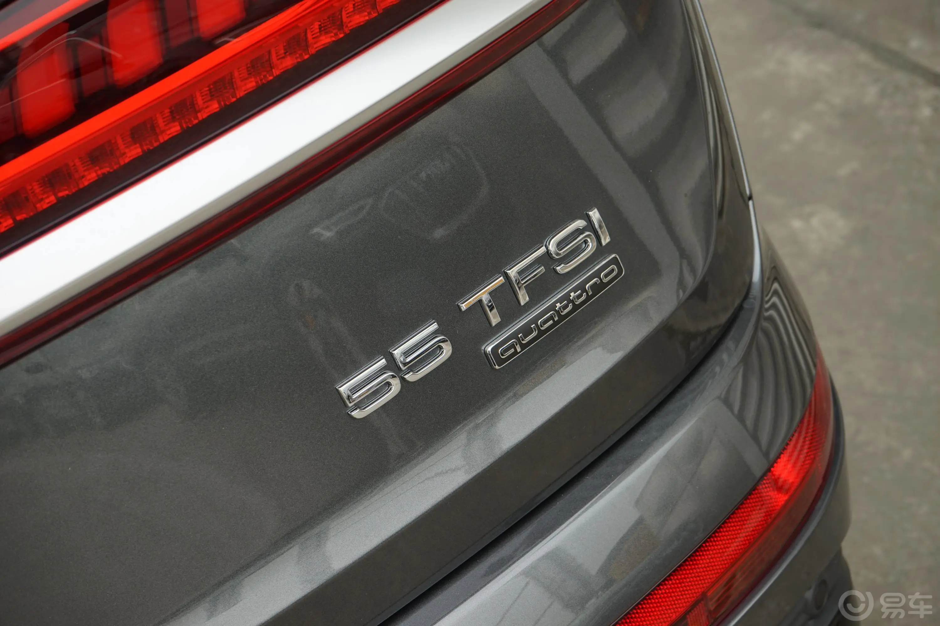 奥迪Q755 TFSI quattro S line 尊贵型外观