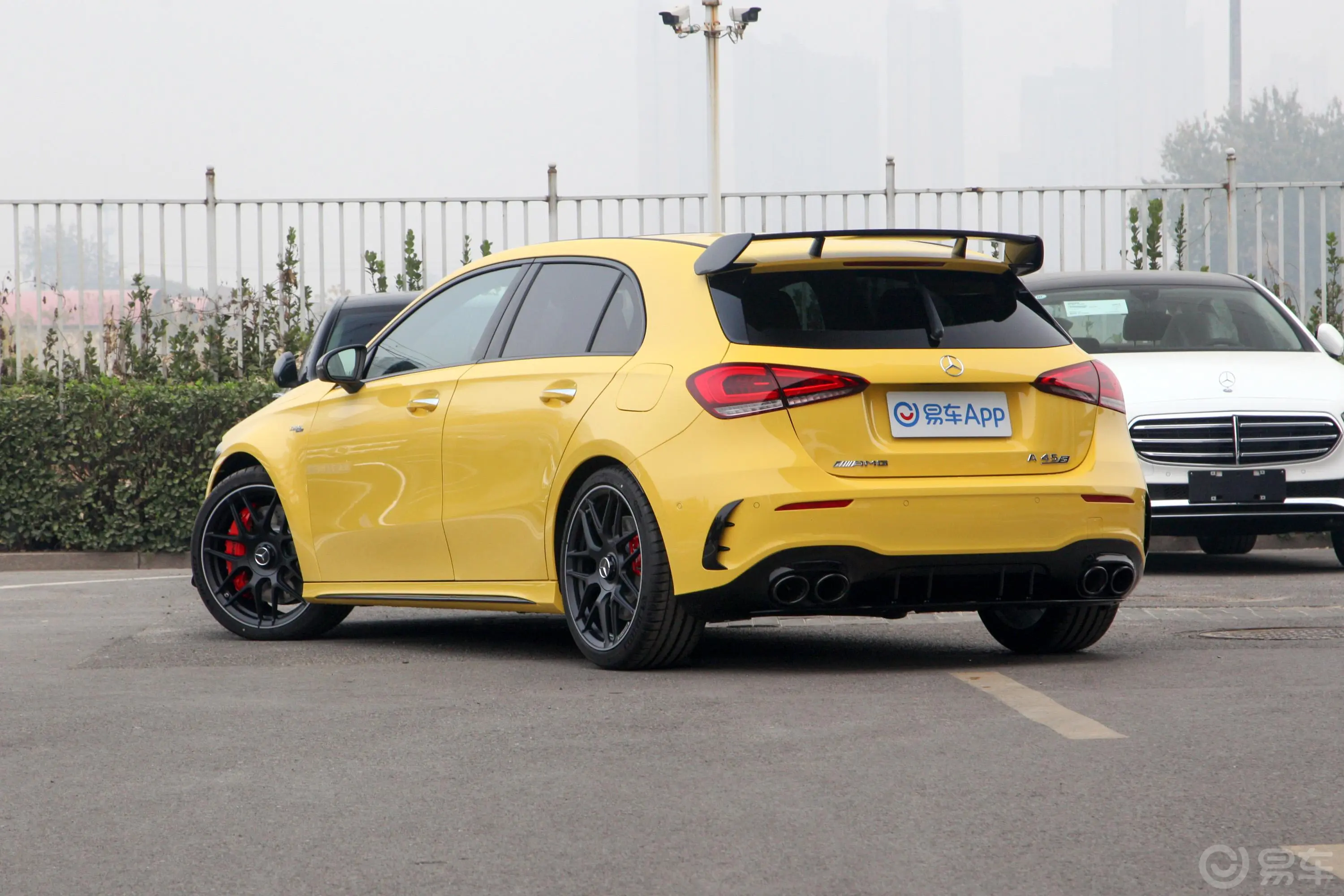 奔驰A级 AMG(进口)AMG A 45 S 4MATIC+侧后45度车头向左水平