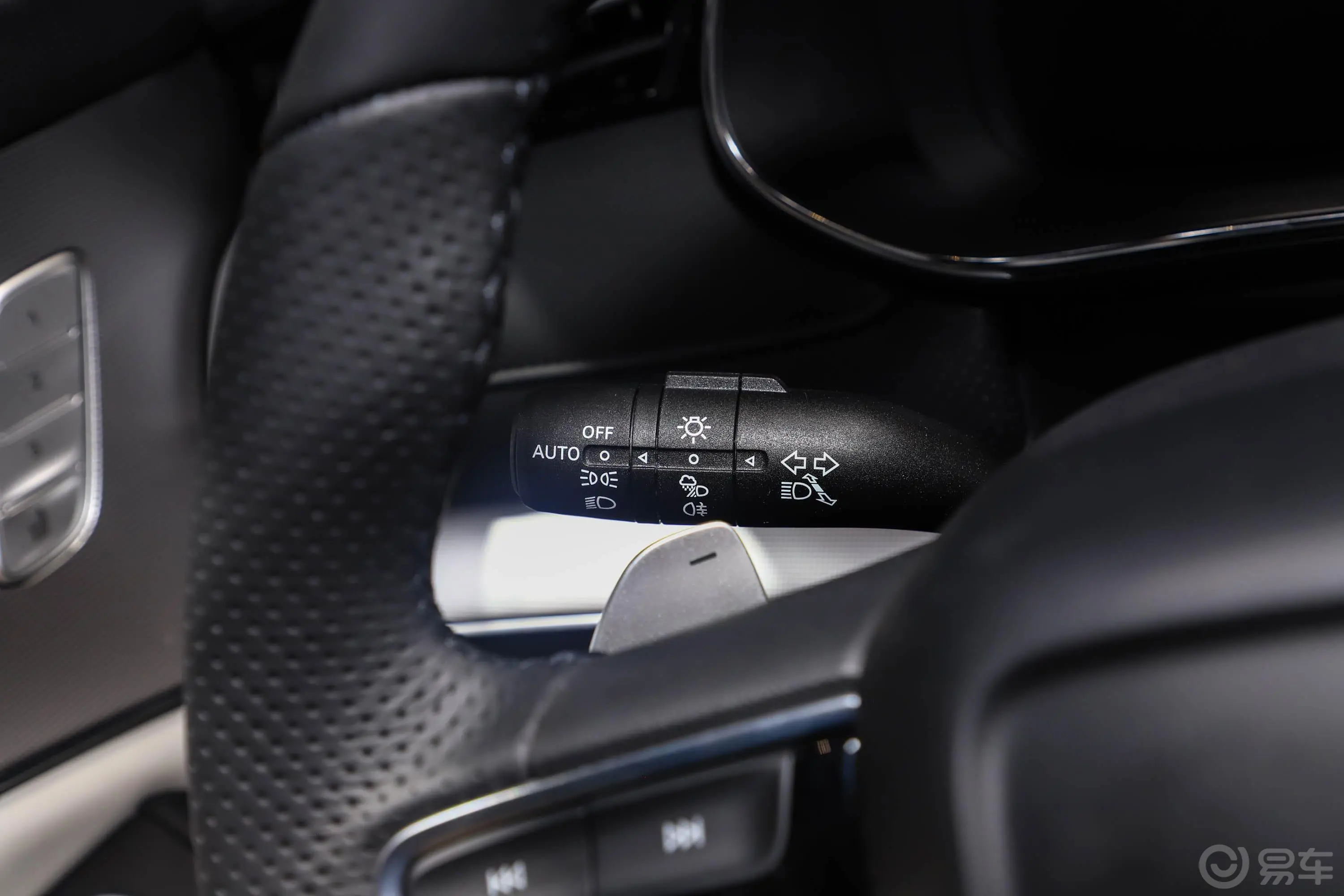 荣威RX5 MAXSupreme系列 2.0T 双离合 两驱 智能座舱尊荣版音响
