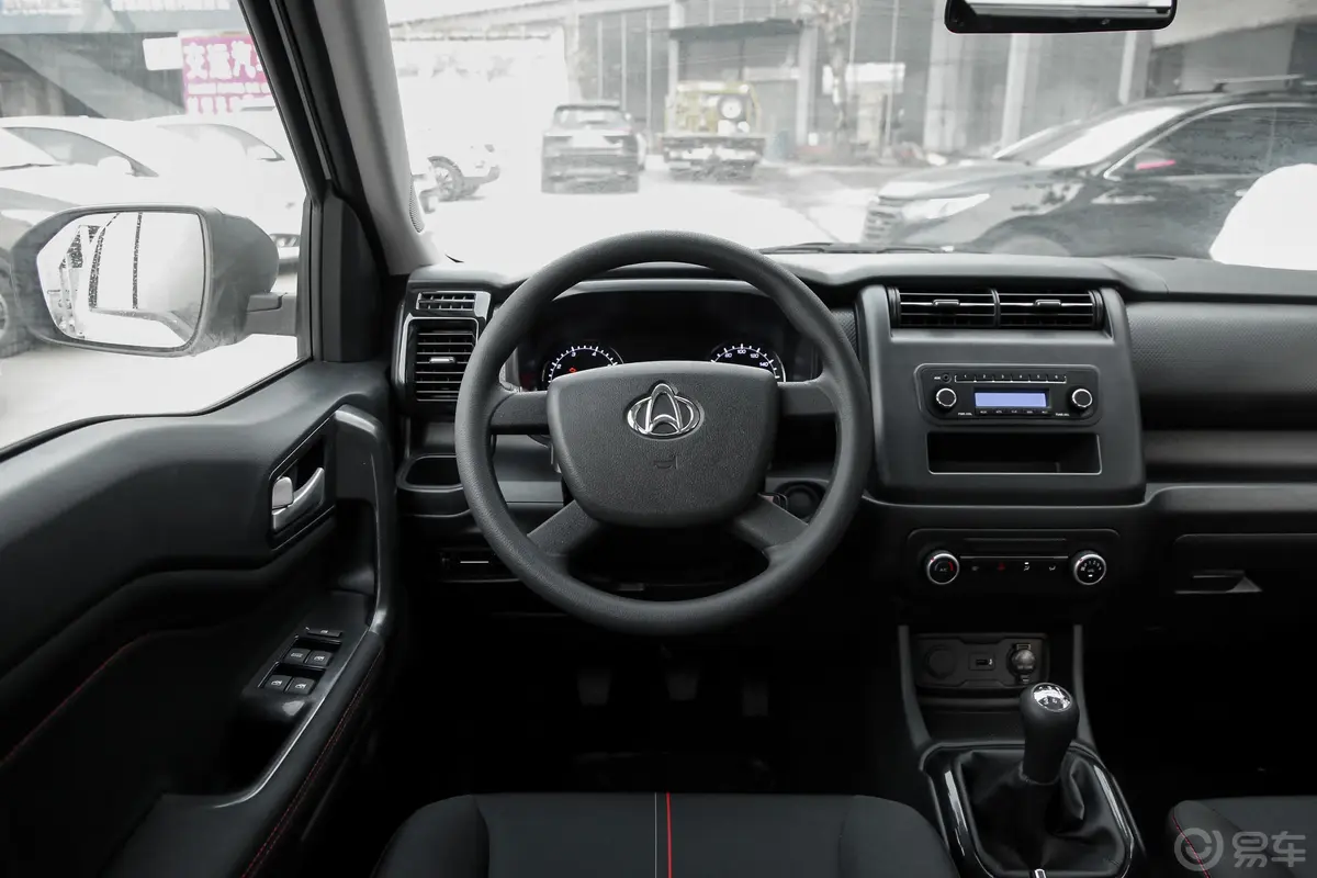长安欧尚X70A改款 1.5L 手动 经典型驾驶位区域