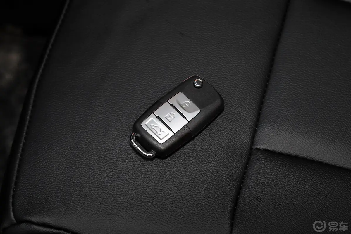 博骏改款 运动版 1.5L CVT 舒适型钥匙正面