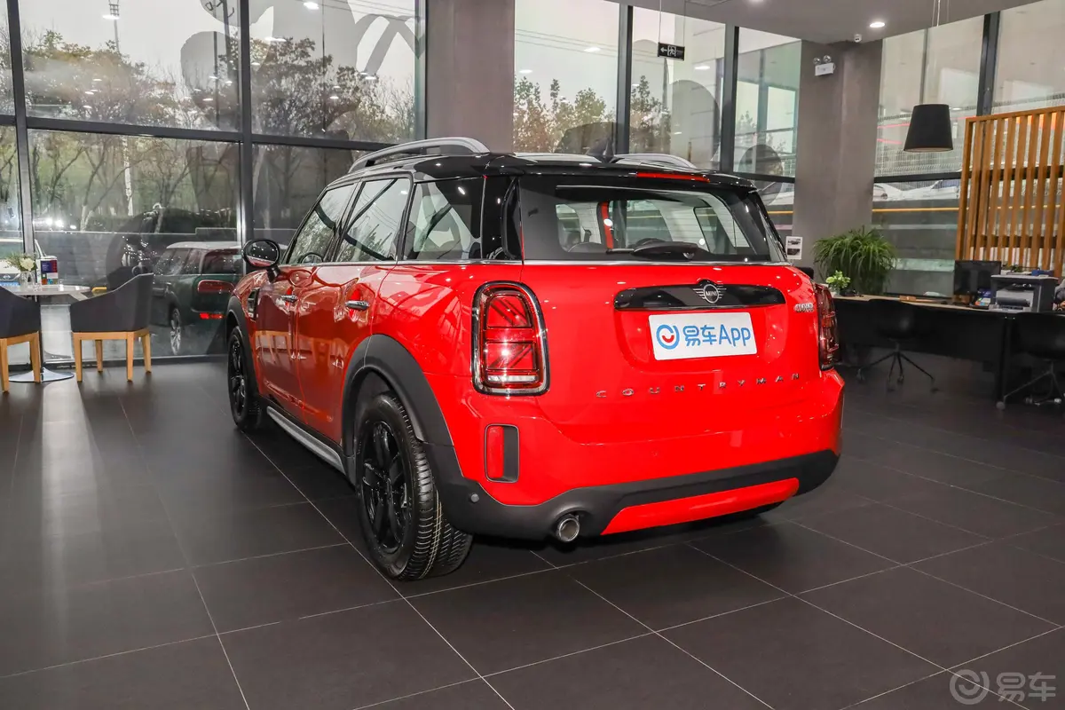 MINI COUNTRYMAN1.5T COOPER侧后45度车头向左水平