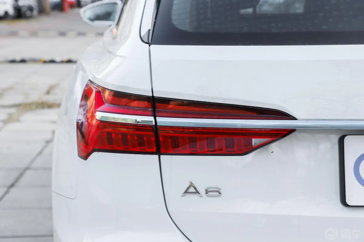 奥迪A6Avant 先锋派 45 TFSI 臻选动感型外观