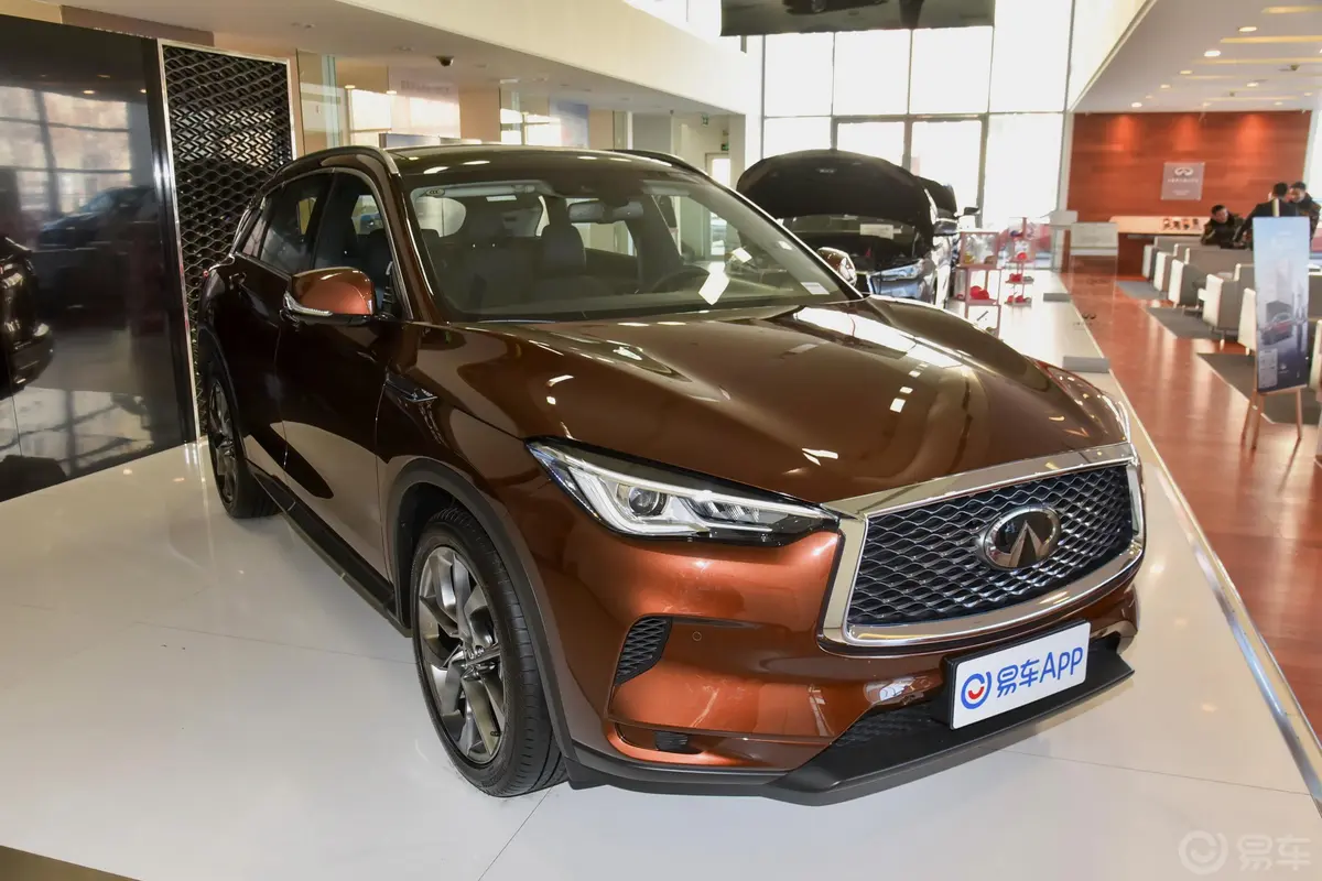 英菲尼迪QX502.0T 四驱 豪华版天窗