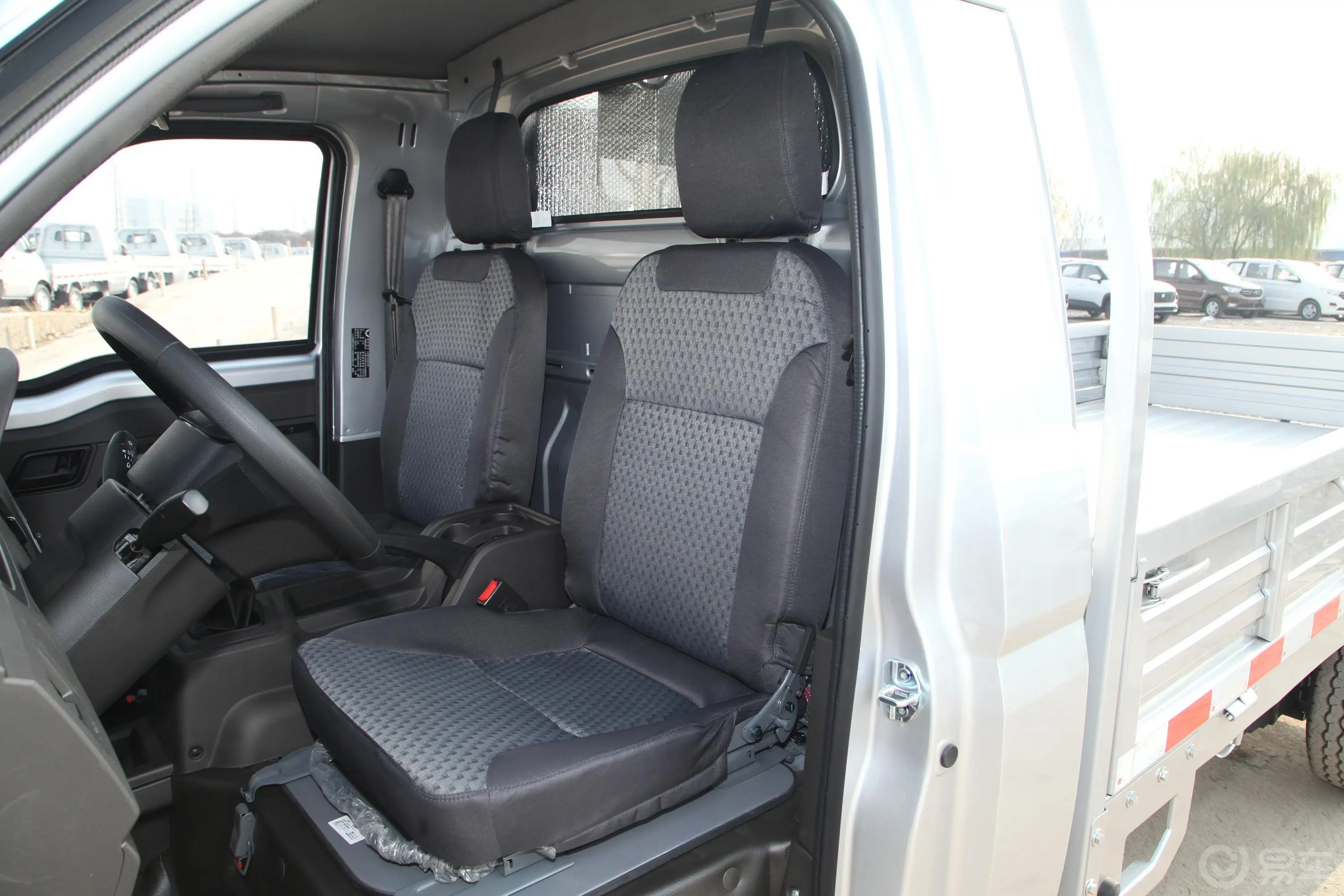 五菱荣光新卡汽车下乡版 1.5L 手动单排标准型驾驶员座椅