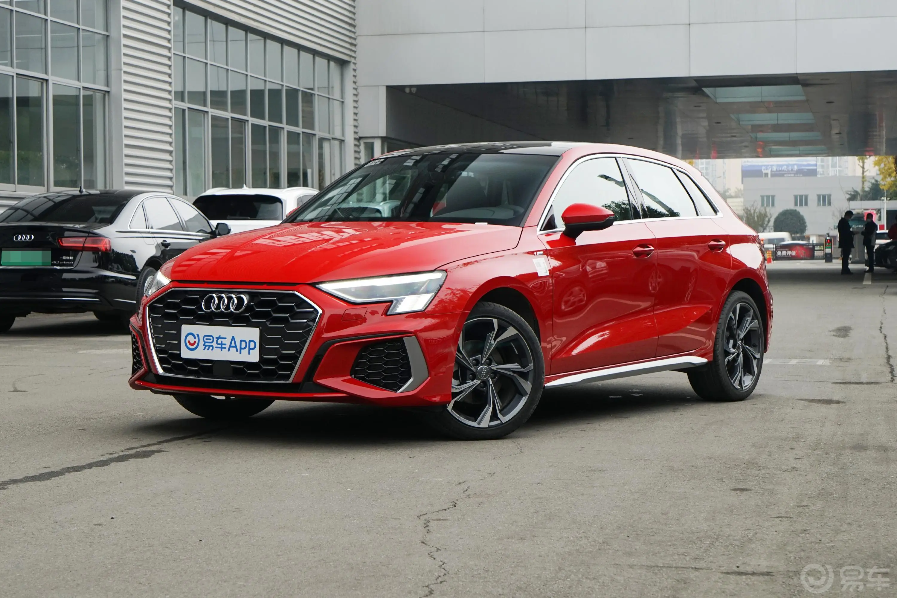 奥迪A3Sportback 35 TFSI 豪华致雅型侧前45度车头向左水平