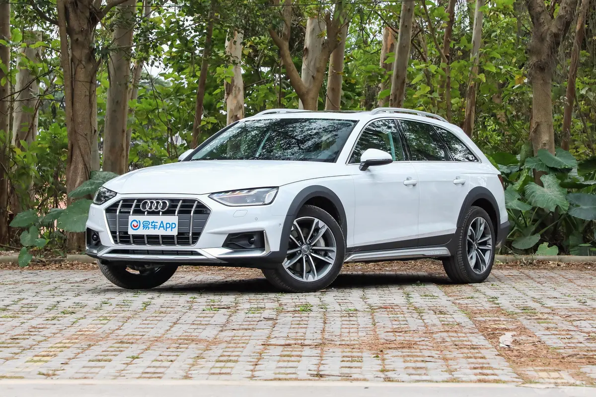 奥迪A4(进口)45TFSI allroad quattro 探索家版侧前45度车头向左水平