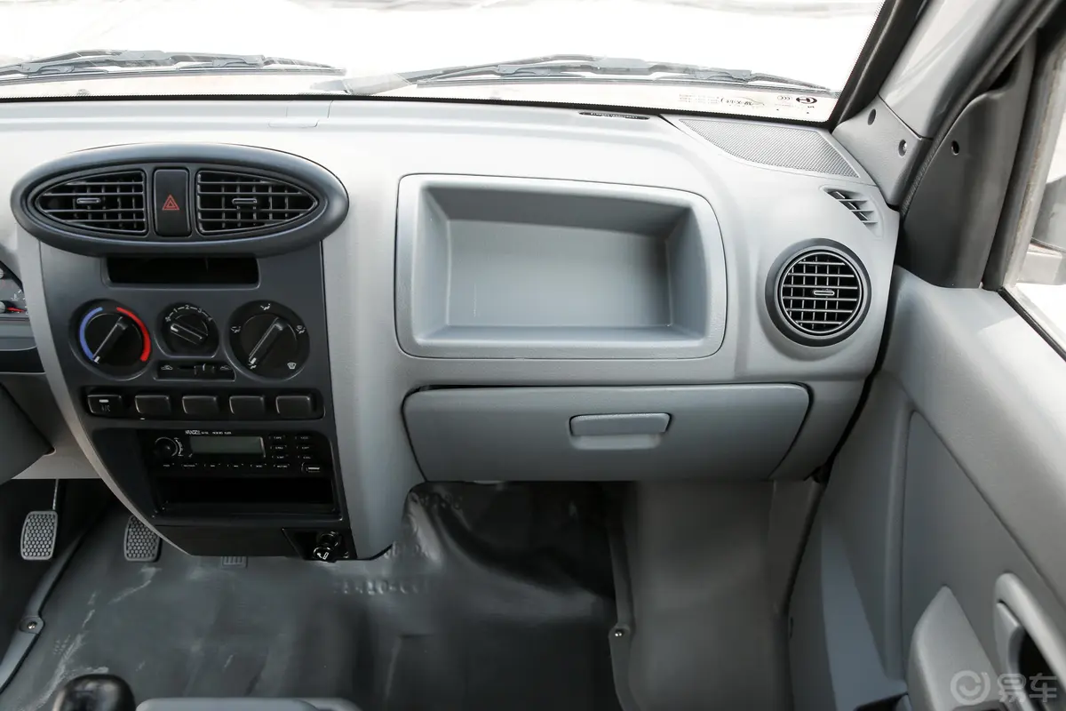 福瑞达K11S1.5L 手动 单排单排二类底盘 标准型副驾驶位区域