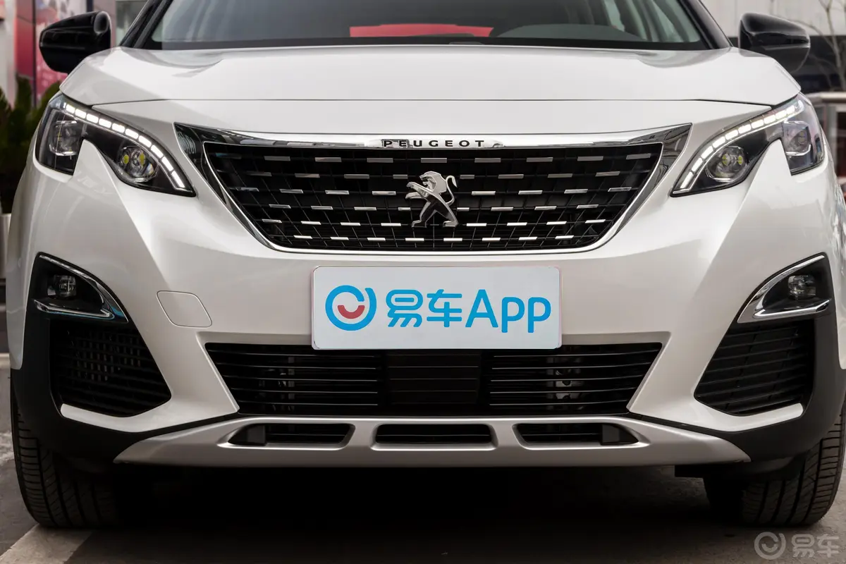 标致4008 PHEV1.6T 手自一体 四驱 三擎豪华版外观