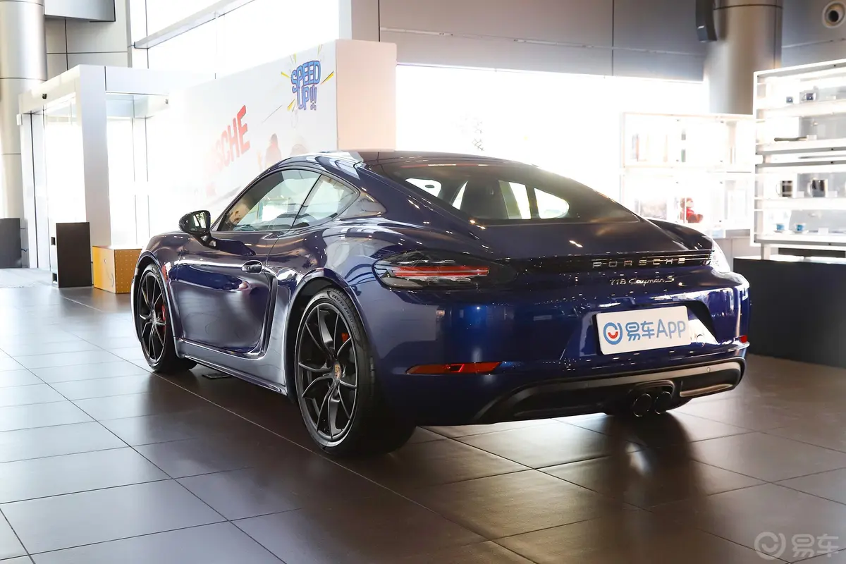 保时捷718Cayman S 2.5T侧后45度车头向左水平