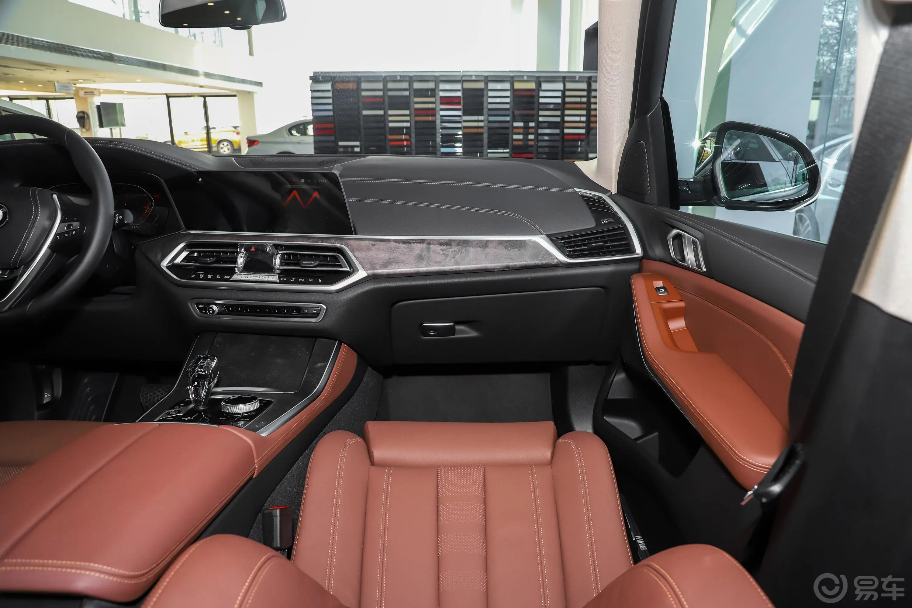 宝马X5(进口)xDrive30i X设计套装副驾驶位区域