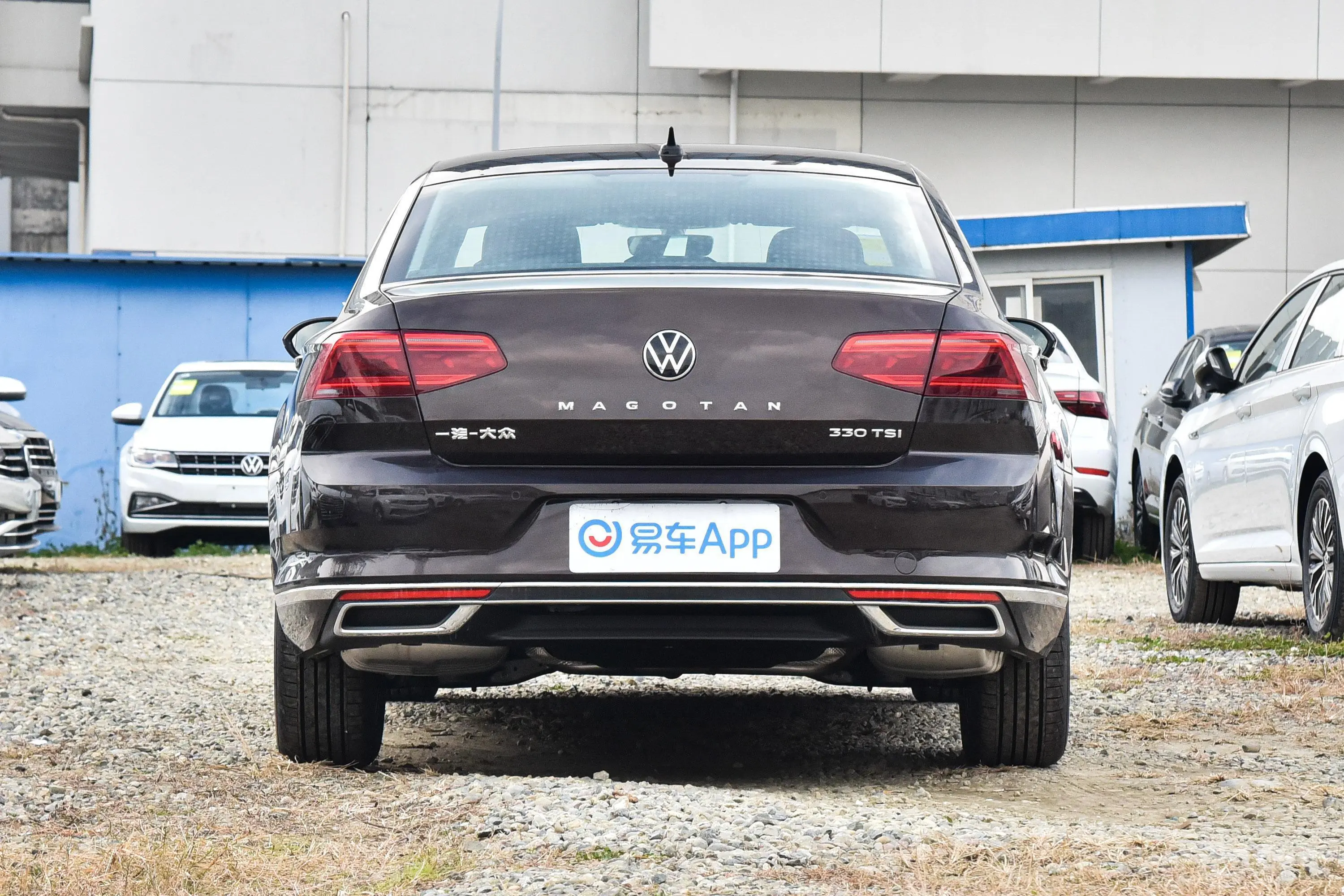 迈腾330TSI 双离合 豪华版正后水平