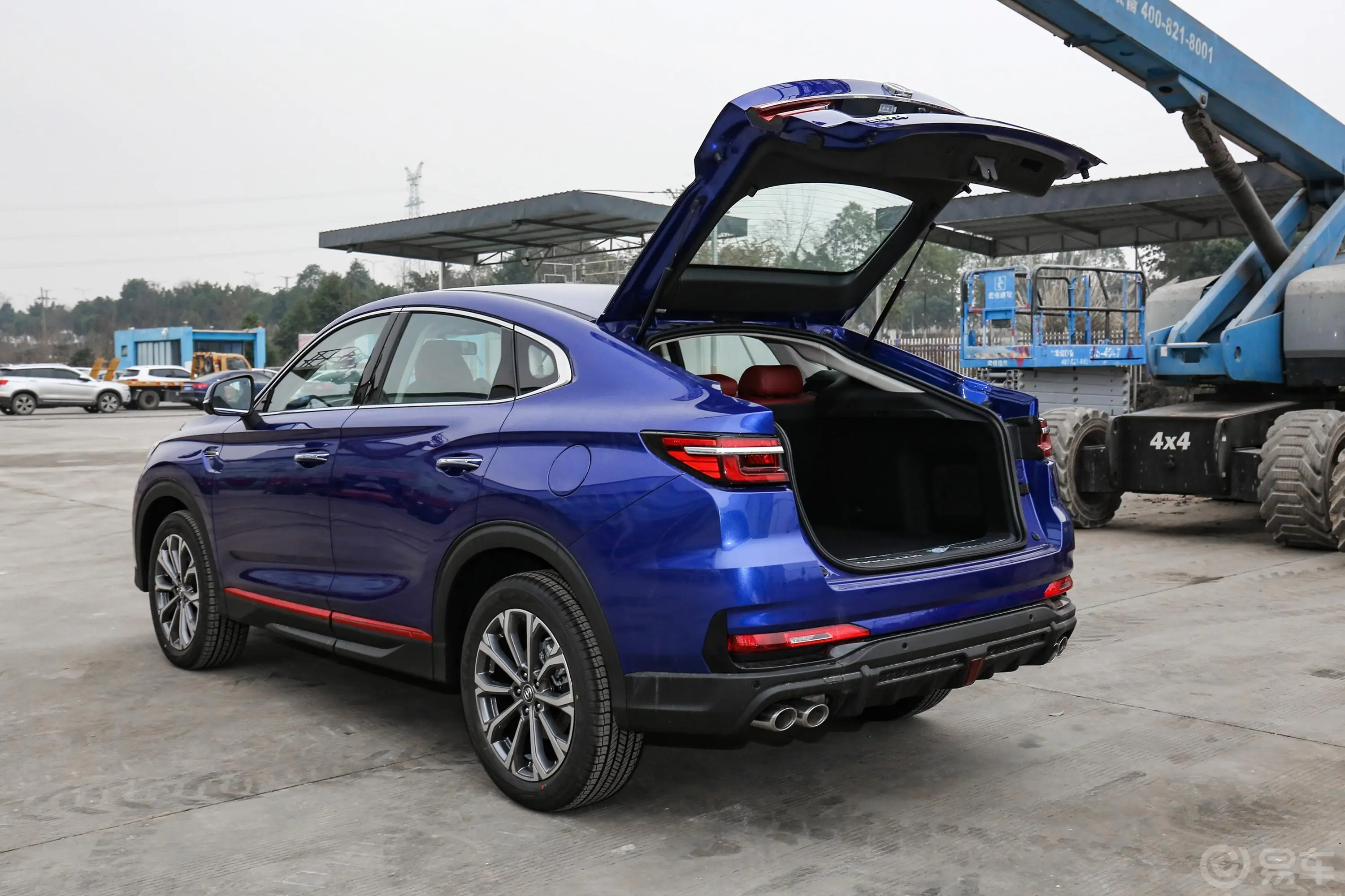 长安CS85COUPE2.0T 手自一体 豪华型空间