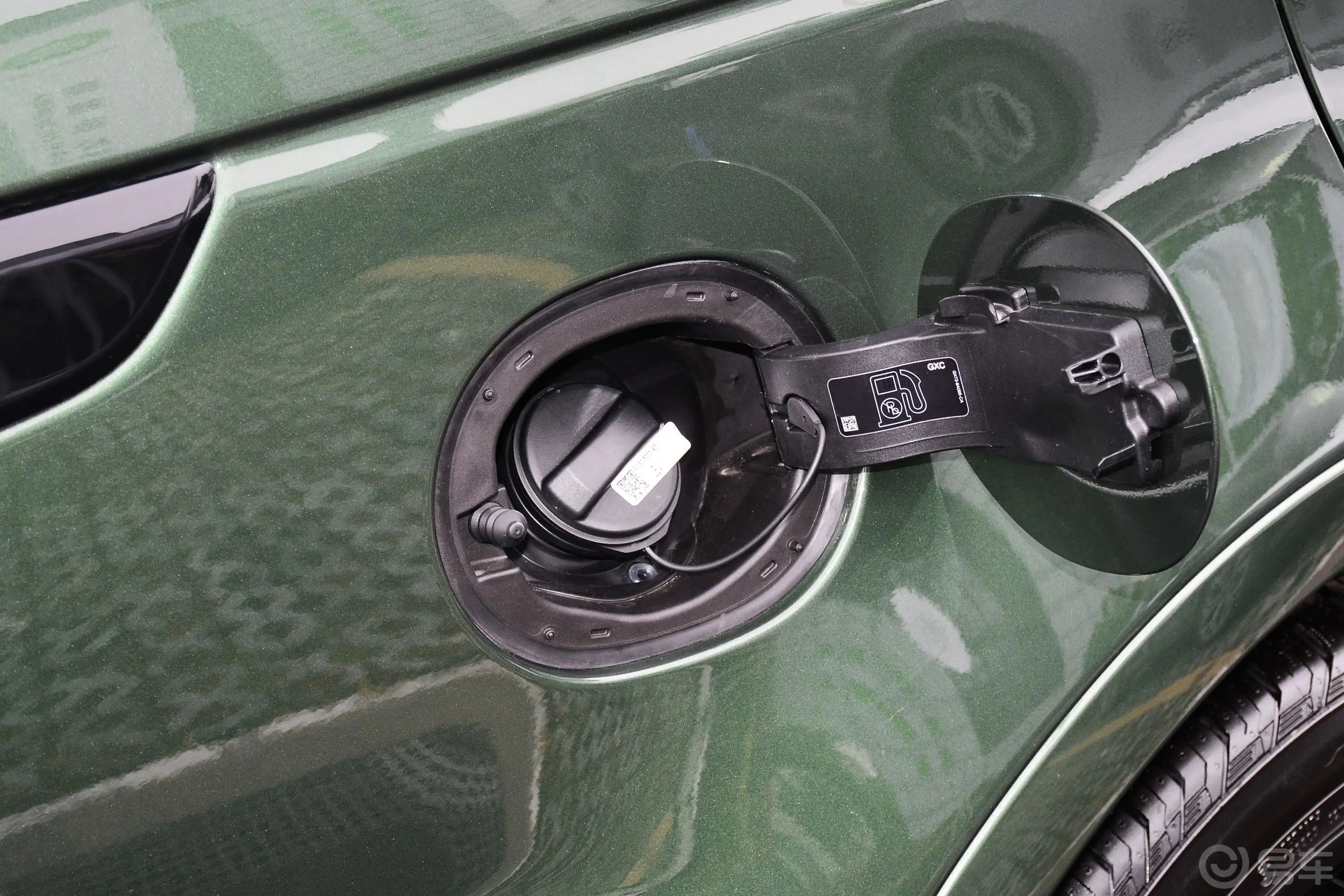 揽胜运动版5.0  V8 SVR 竞速绿定制版油箱盖