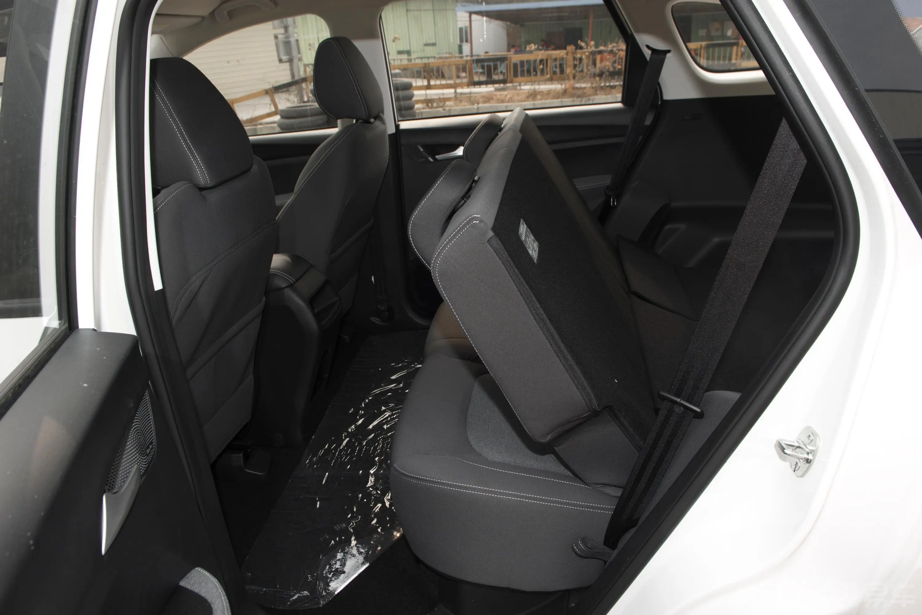 宝骏530全球车周年纪念版 1.5T 手动 舒适型 5座空间