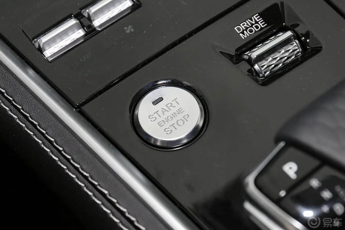 长安CS85COUPE1.5T 双离合 尊贵型钥匙孔或一键启动按键