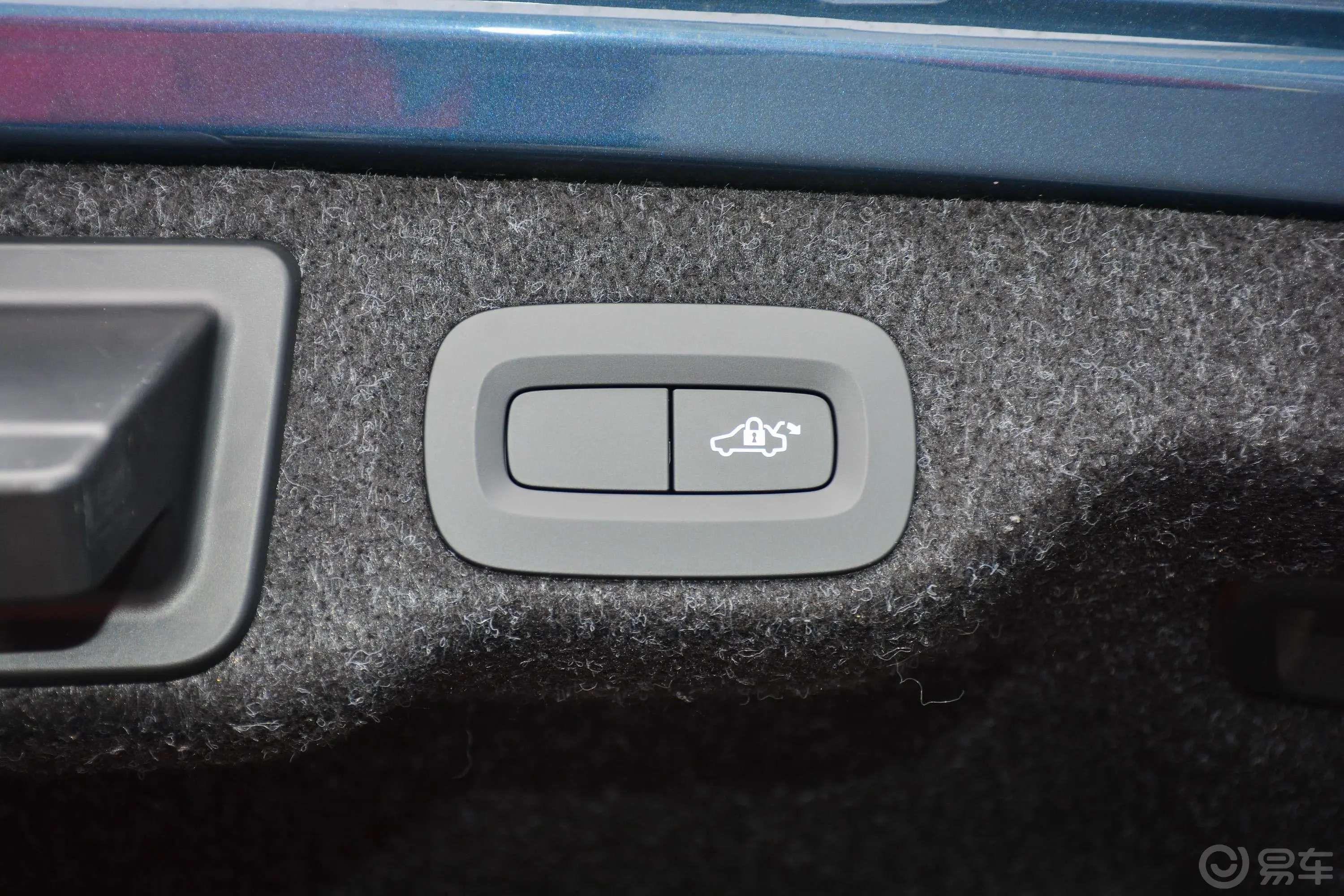 沃尔沃S60T5 智雅运动版电动尾门按键（手动扶手）
