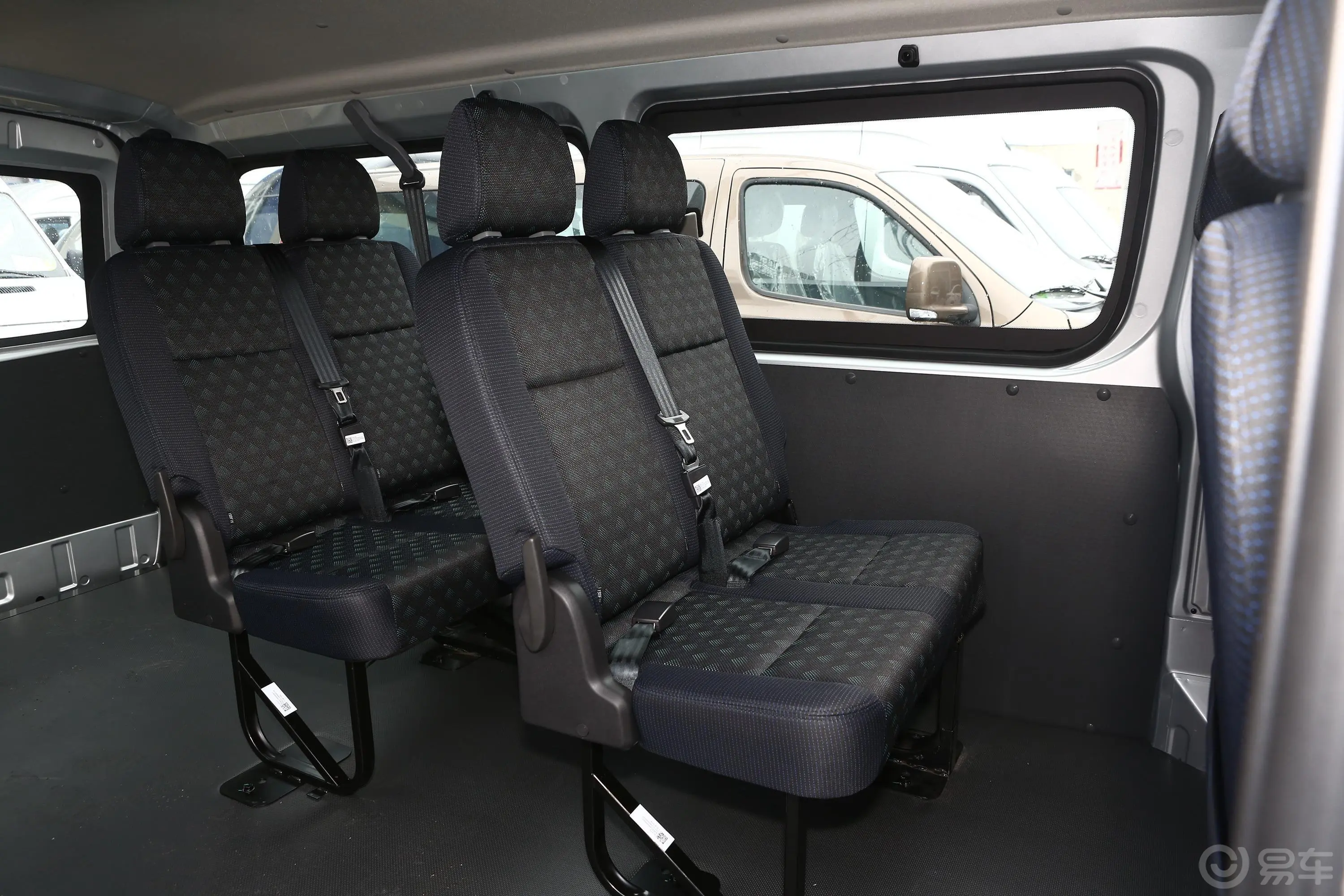 风景G5多用途乘用车 2.0L 手动 长轴平顶 商运版 6座 国VI后排座椅