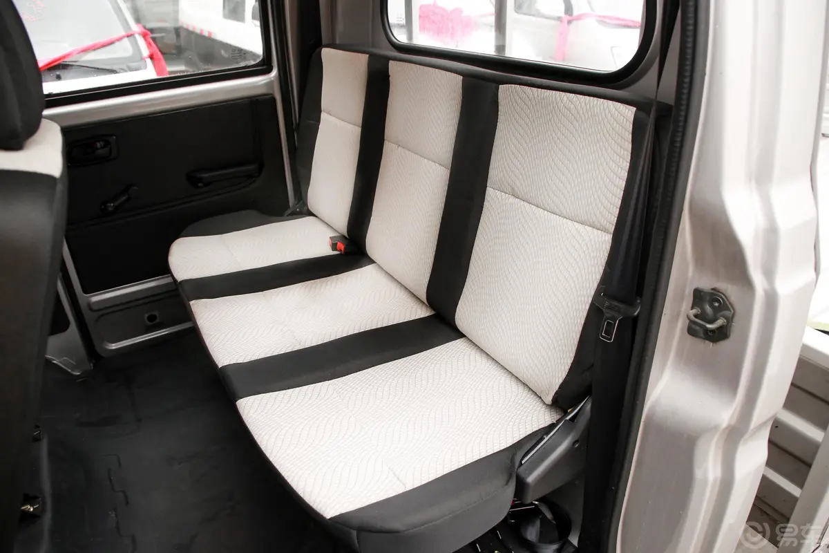 跨越王X1载货汽车N1 1.2L 双排双后轮 舒适版（5.61米） SC1021XAS68 汽油 国VI后排座椅