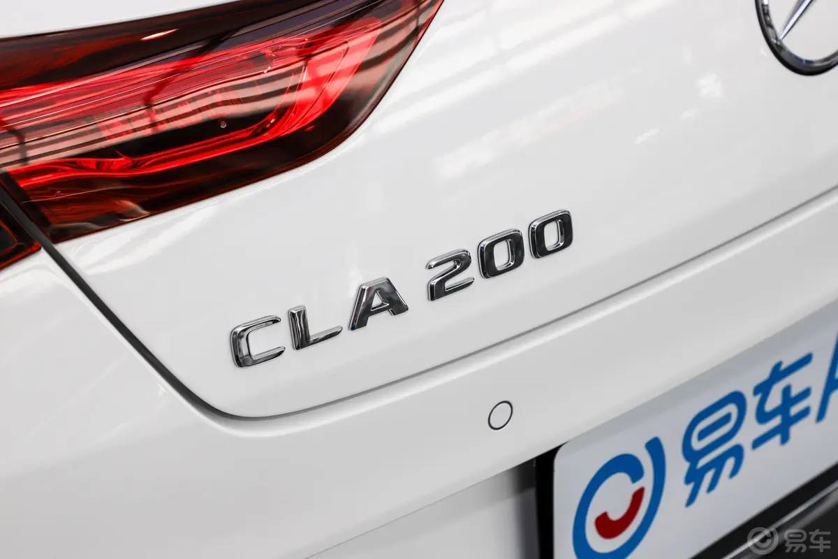 奔驰CLA级CLA 200 五门猎跑车外观