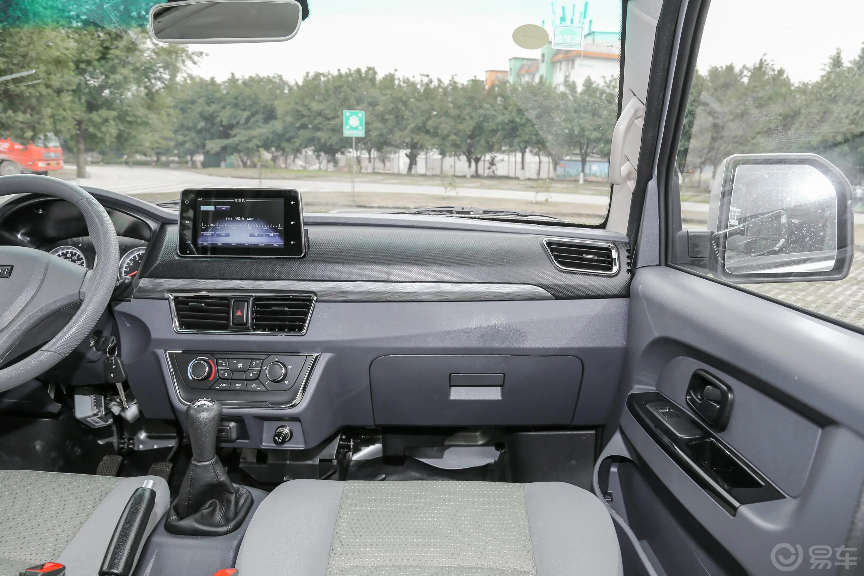 鑫卡T52 PLUS2.0L 手动 标准型3米 CNG副驾驶位区域