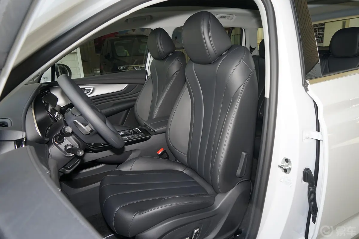 荣威RX5 MAXSupreme系列 1.5T 手自一体 两驱 豪华座舱版驾驶员座椅