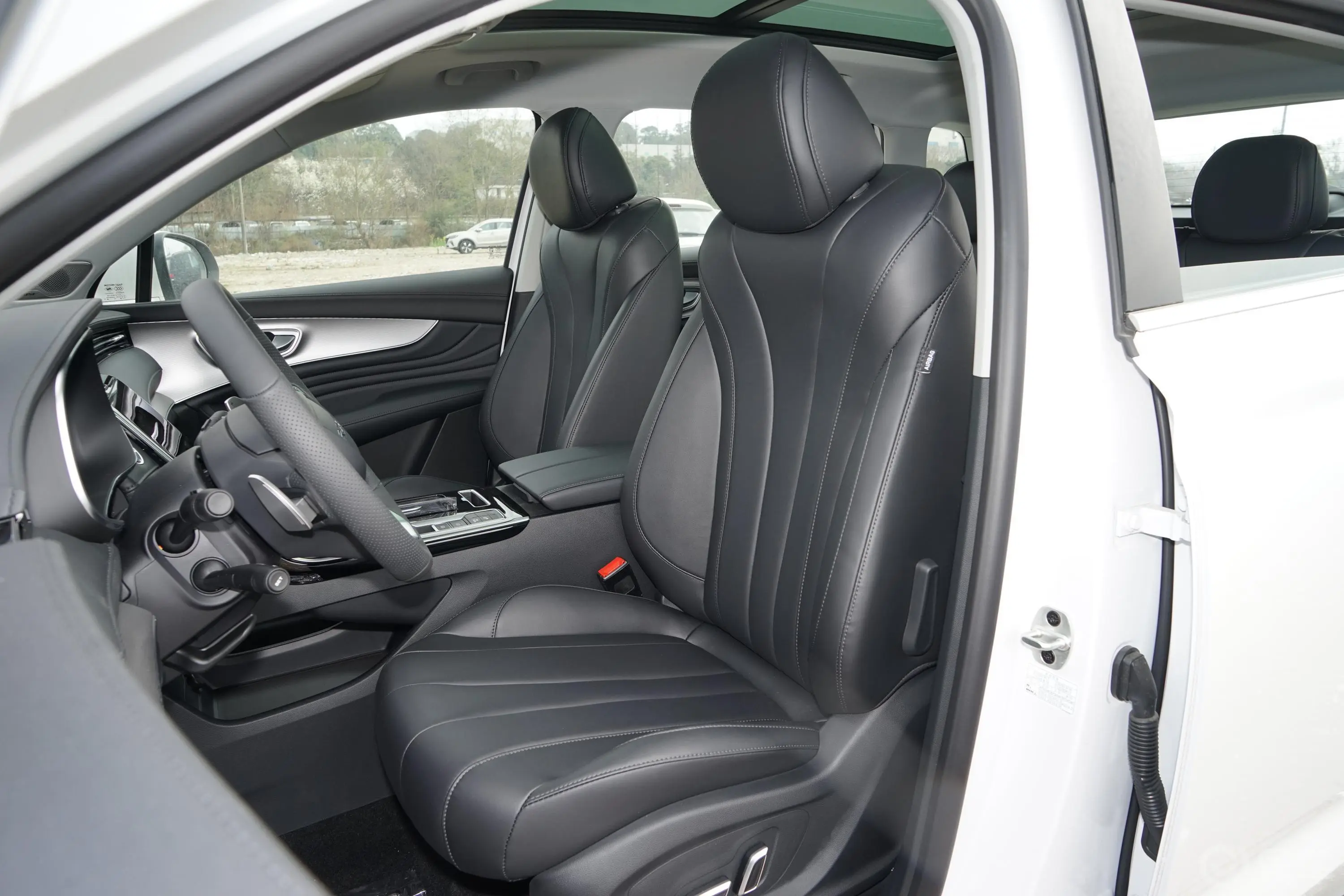 荣威RX5 MAXSupreme系列 1.5T 手自一体 两驱 智能座舱尊荣版驾驶员座椅