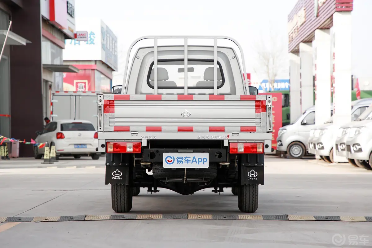新豹T5载货汽车N1 1.6L 单排单后轮 舒适版(5.3米长)SC1031NGD6B 汽油 国Ⅵ正后水平