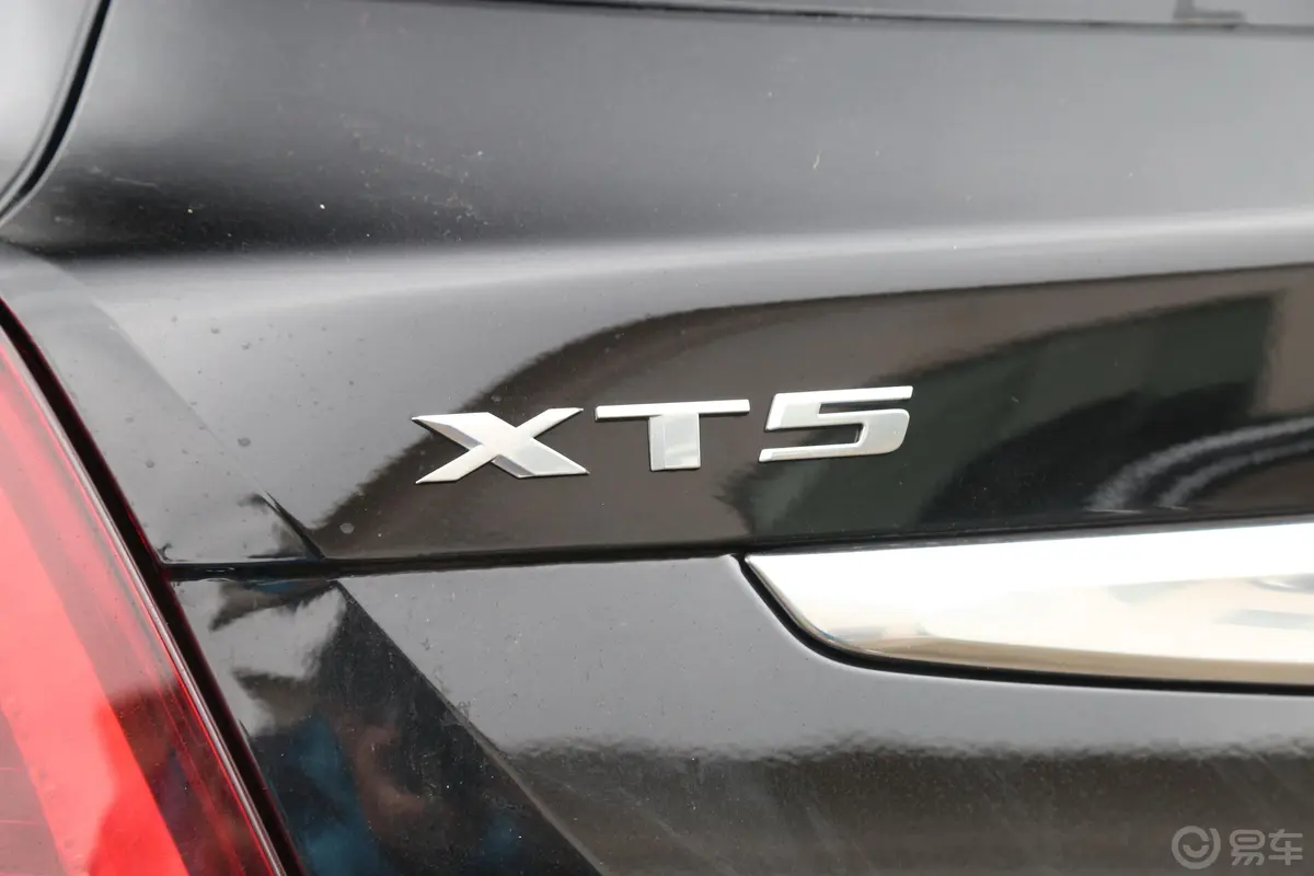 凯迪拉克XT5轻混 2.0T 四驱豪华型外观