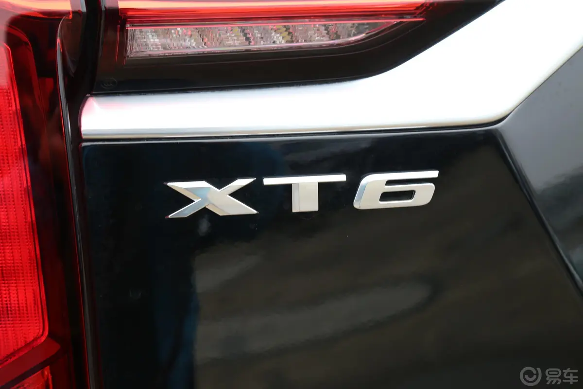 凯迪拉克XT62.0T 轻混 四驱风尚型 7座外观