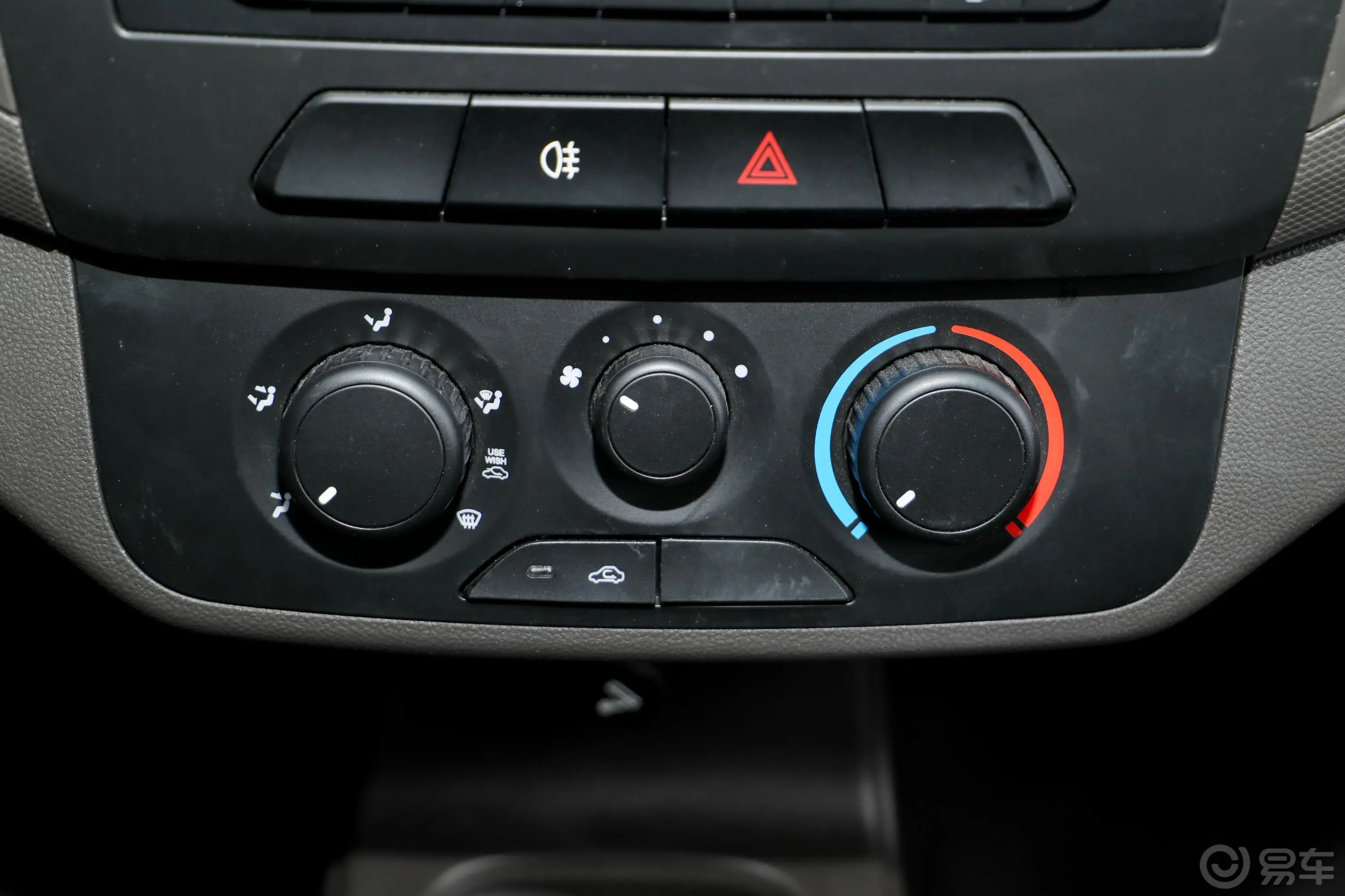 五菱荣光新卡汽车下乡版 1.5L 手动单排基本型空调