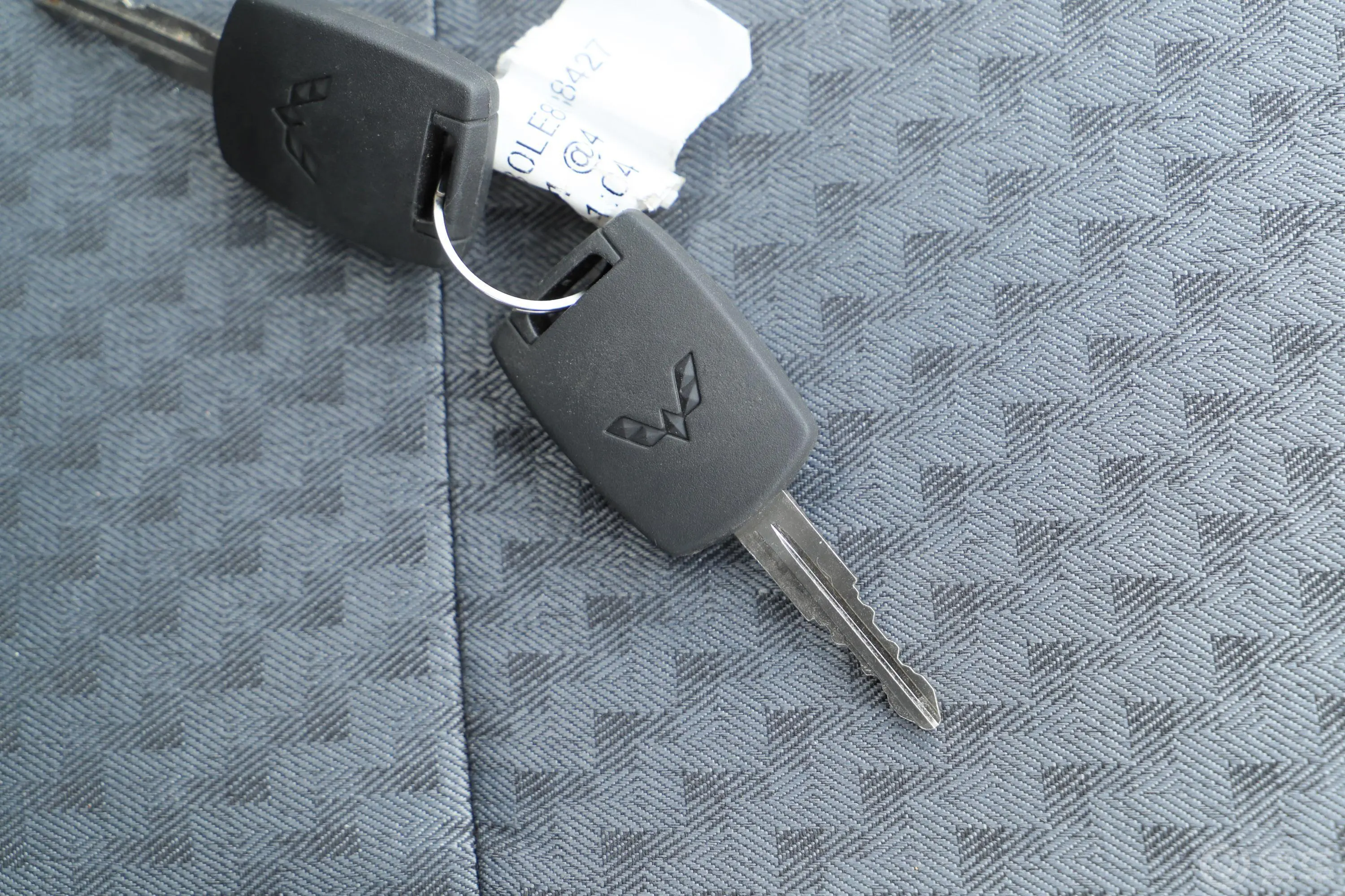五菱荣光新卡汽车下乡版 1.8L 手动单排基本型钥匙正面