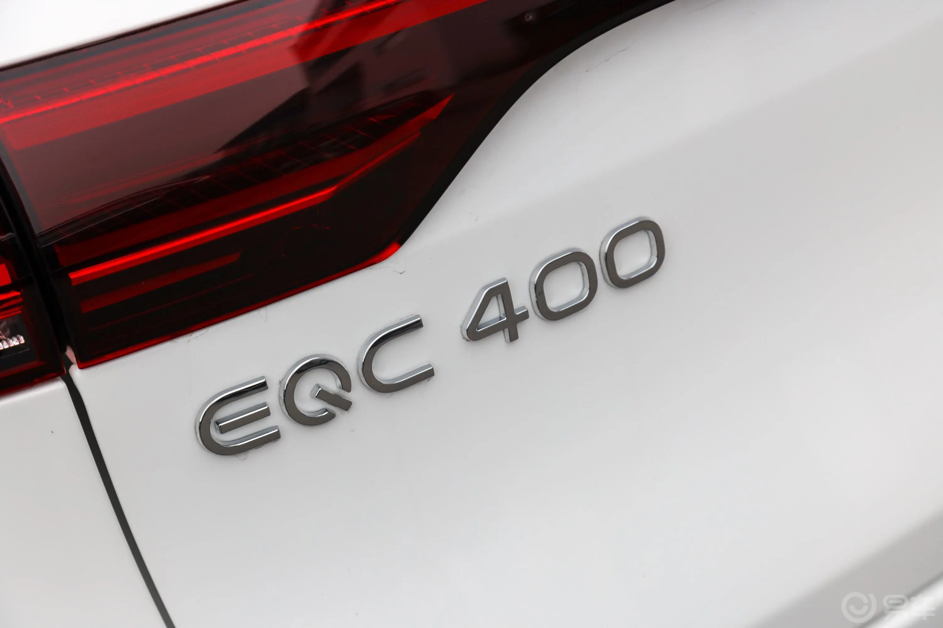 奔驰EQCEQC 400 4MATIC外观