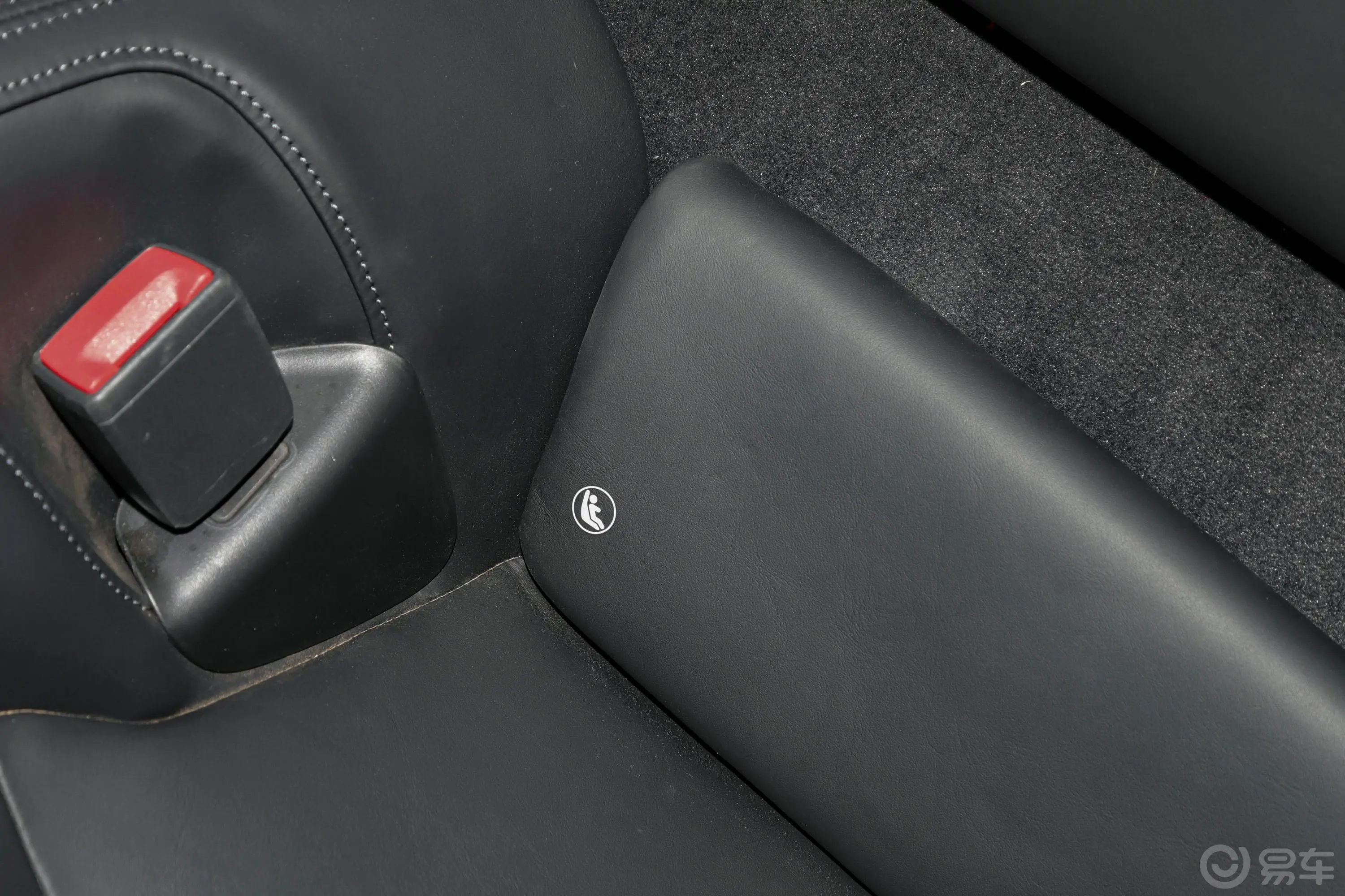 保时捷911Carrera Cabriolet 3.0T儿童座椅接口