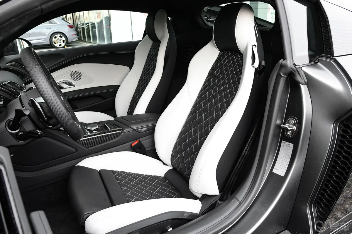 奥迪R8R8 V10 Coupe Performance 收藏家版驾驶员座椅