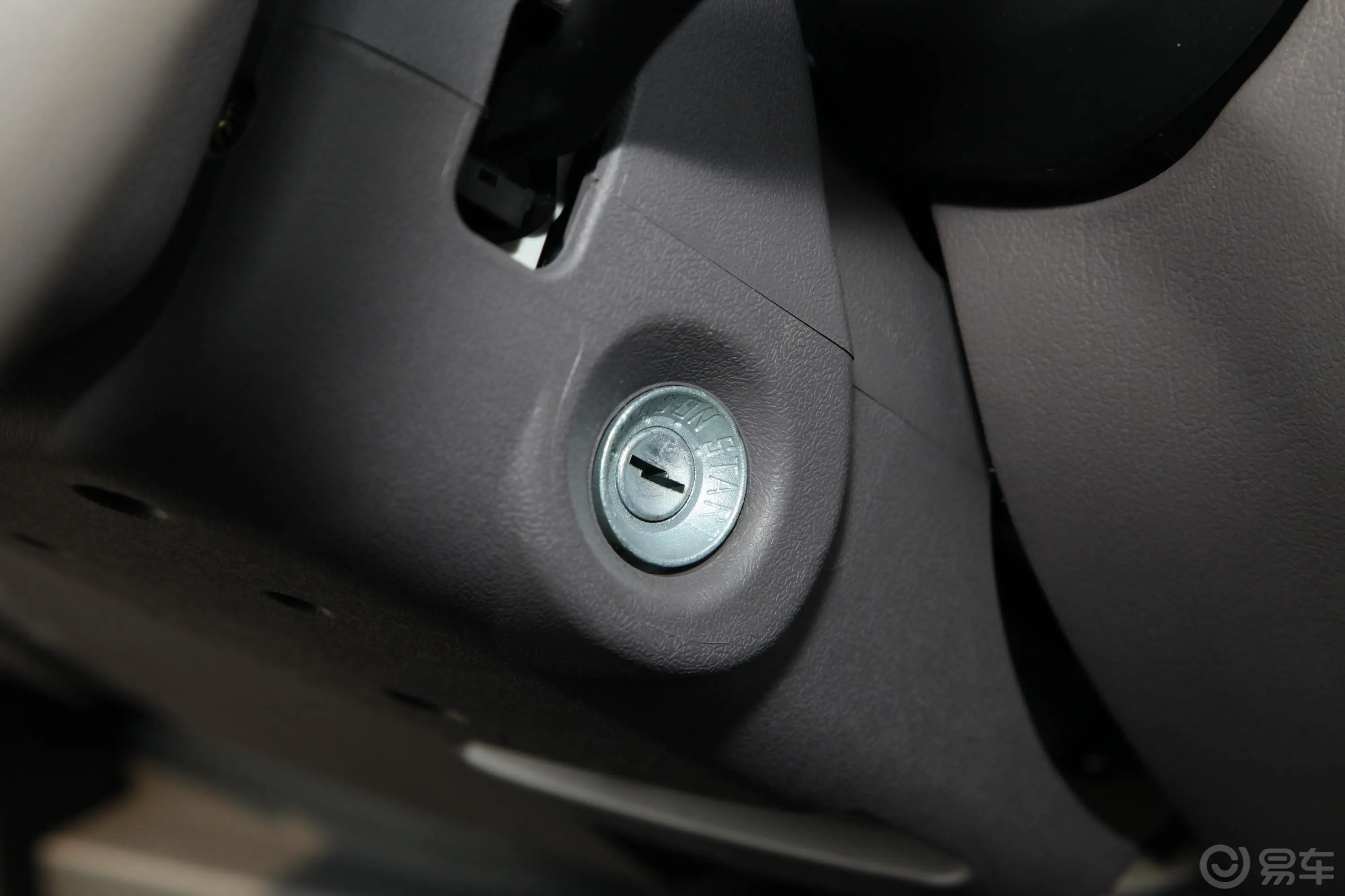 长安V3渝安1.2L 91马力 5座 多用途乘用车 标准版 汽油 国Ⅵ钥匙孔或一键启动按键