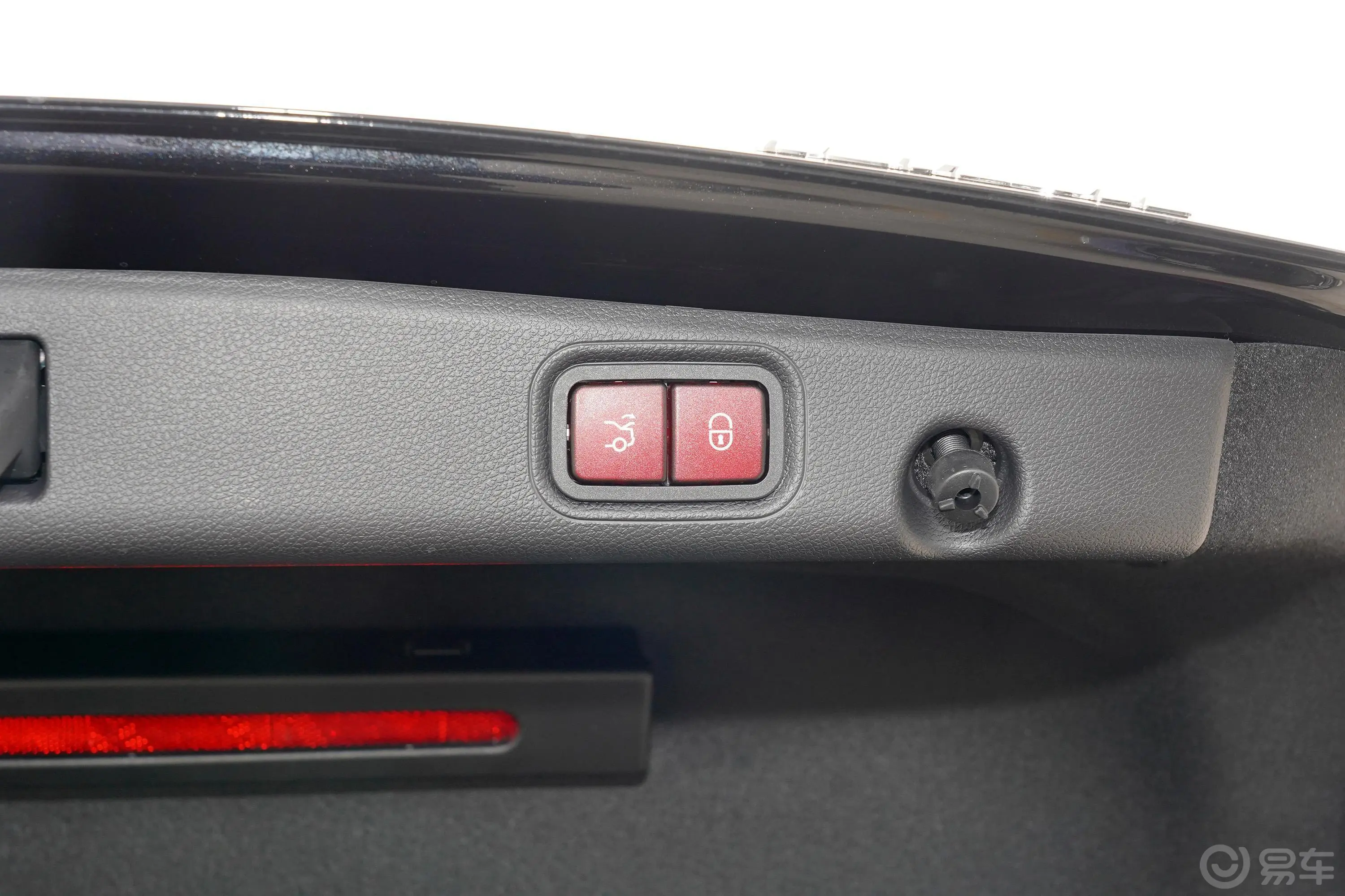 奔驰E级改款 E 300 L 尊贵型电动尾门按键（手动扶手）