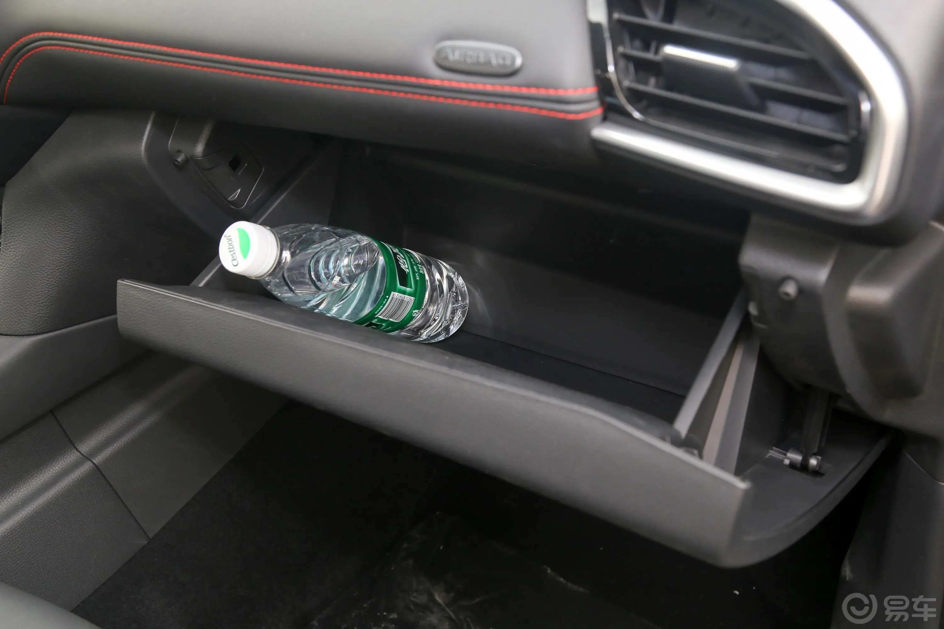 拓陆者驭途驭途9 2.0T 手动 标轴 四驱 精英型 汽油内饰