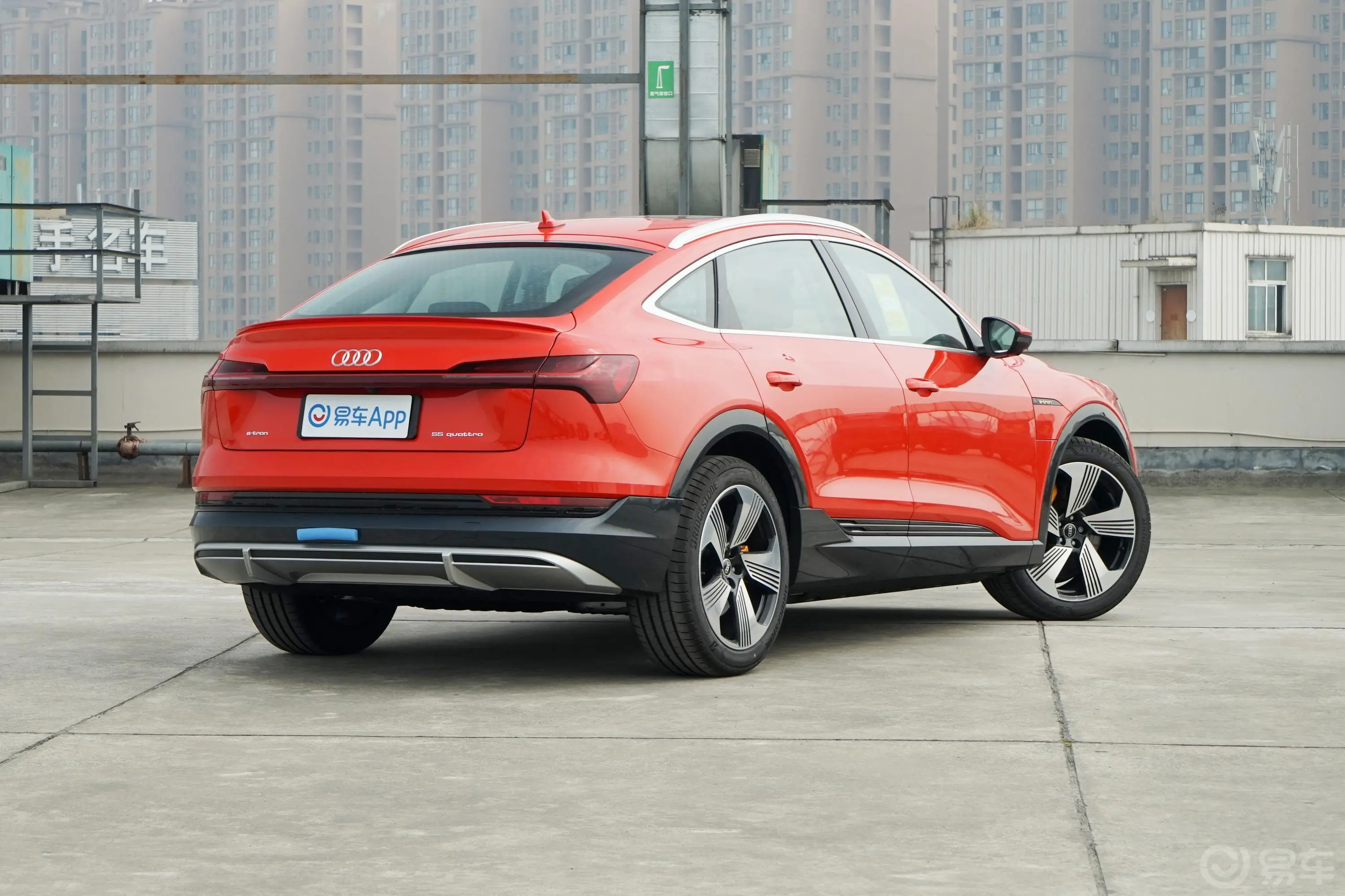 奥迪e-tron(进口)Sportback 55 quattro 臻选型侧后45度车头向右水平