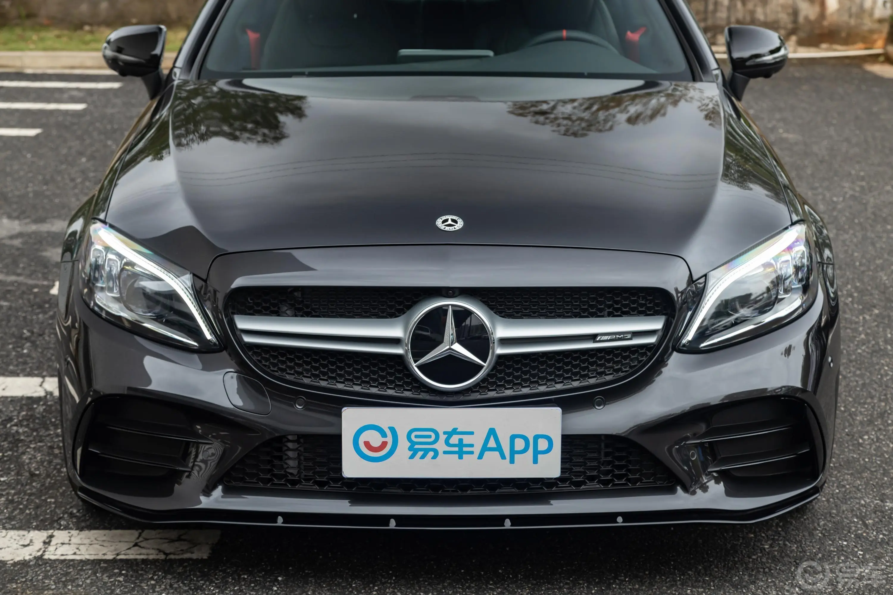 奔驰C级 AMGAMG C 43 4MATIC 轿跑车前格栅侧俯拍