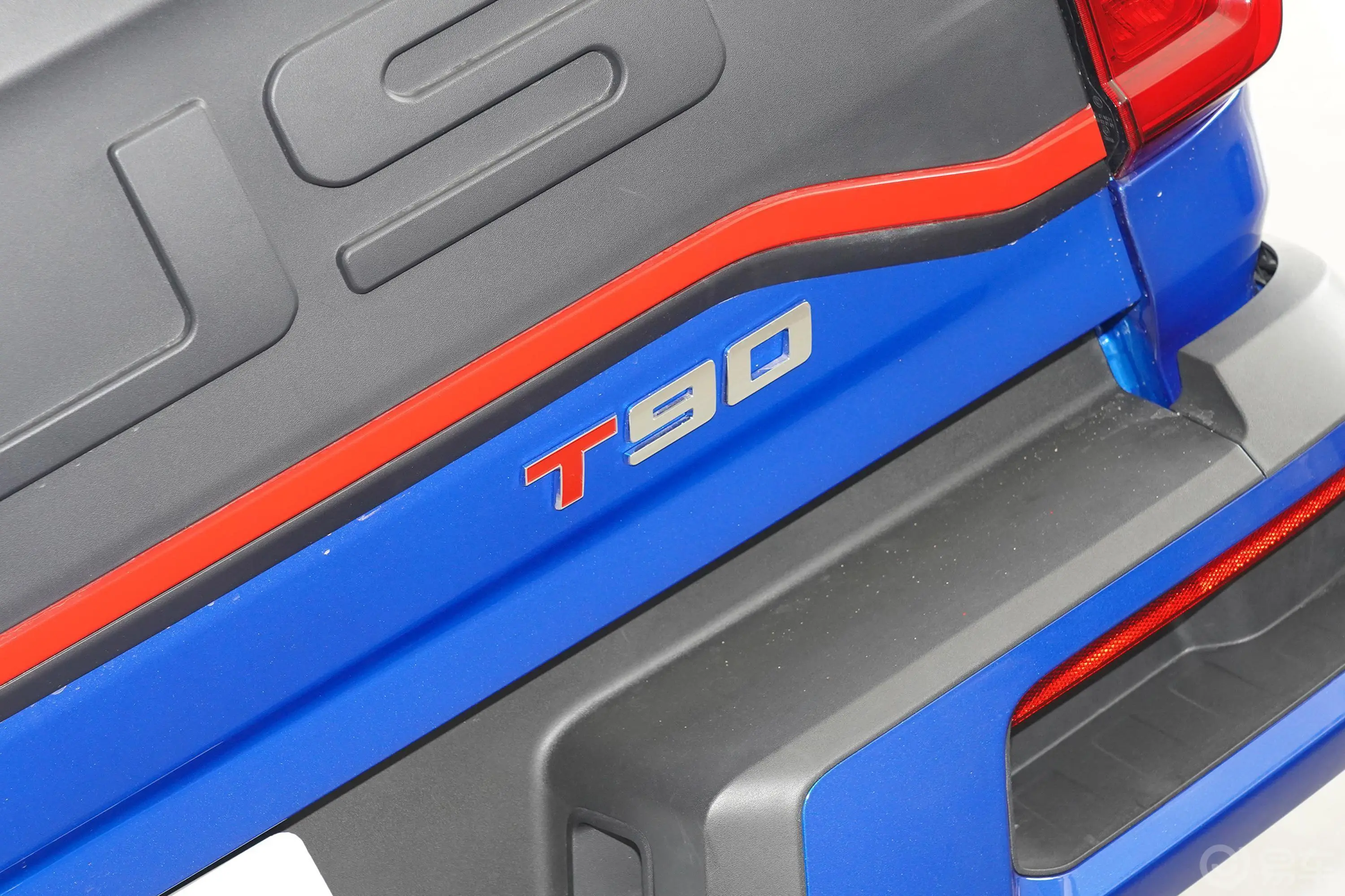 大通T902.0T 自动四驱单增压长箱高底盘舒享型 柴油外观细节